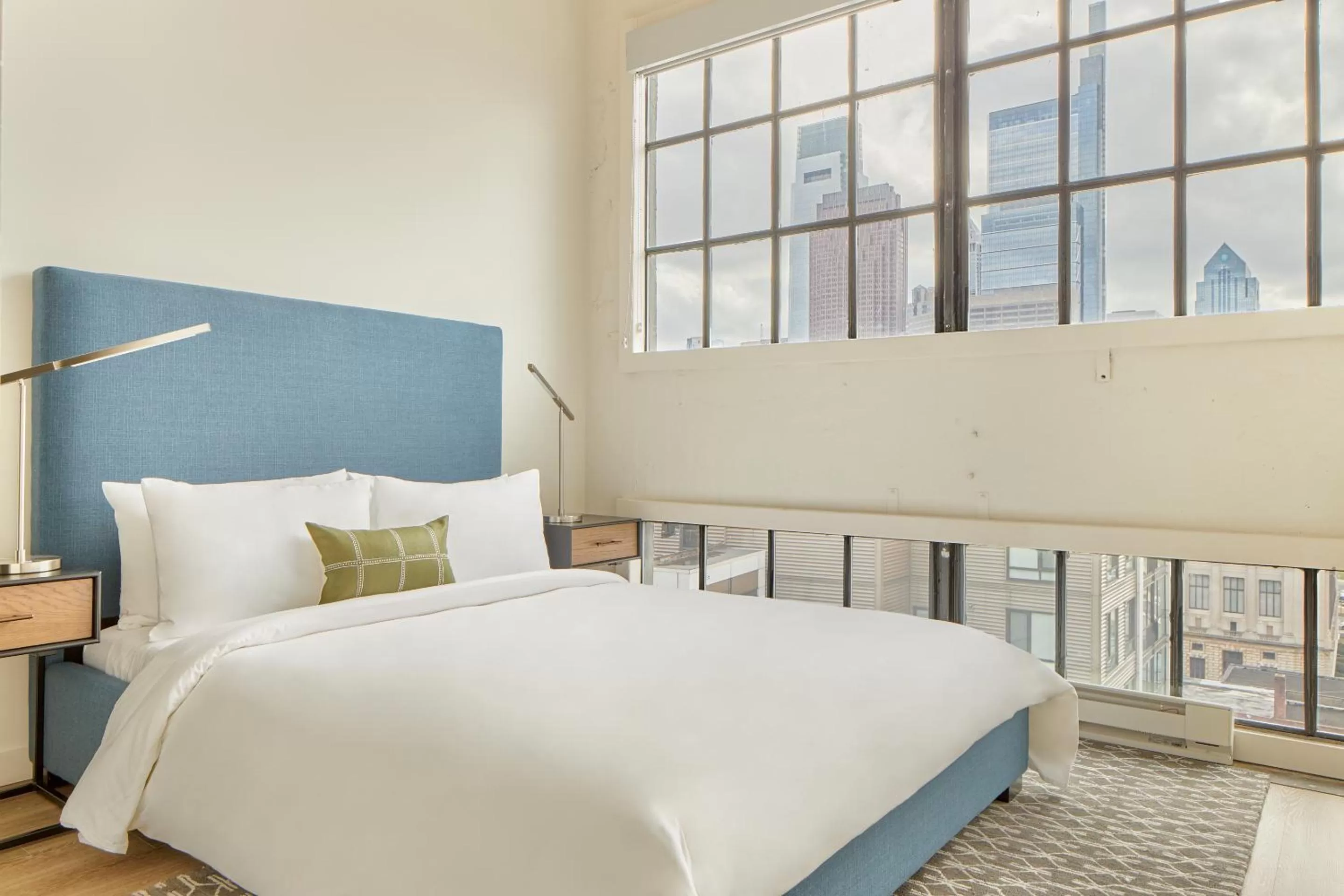 Living room, Bed in Sonder The Tidewater