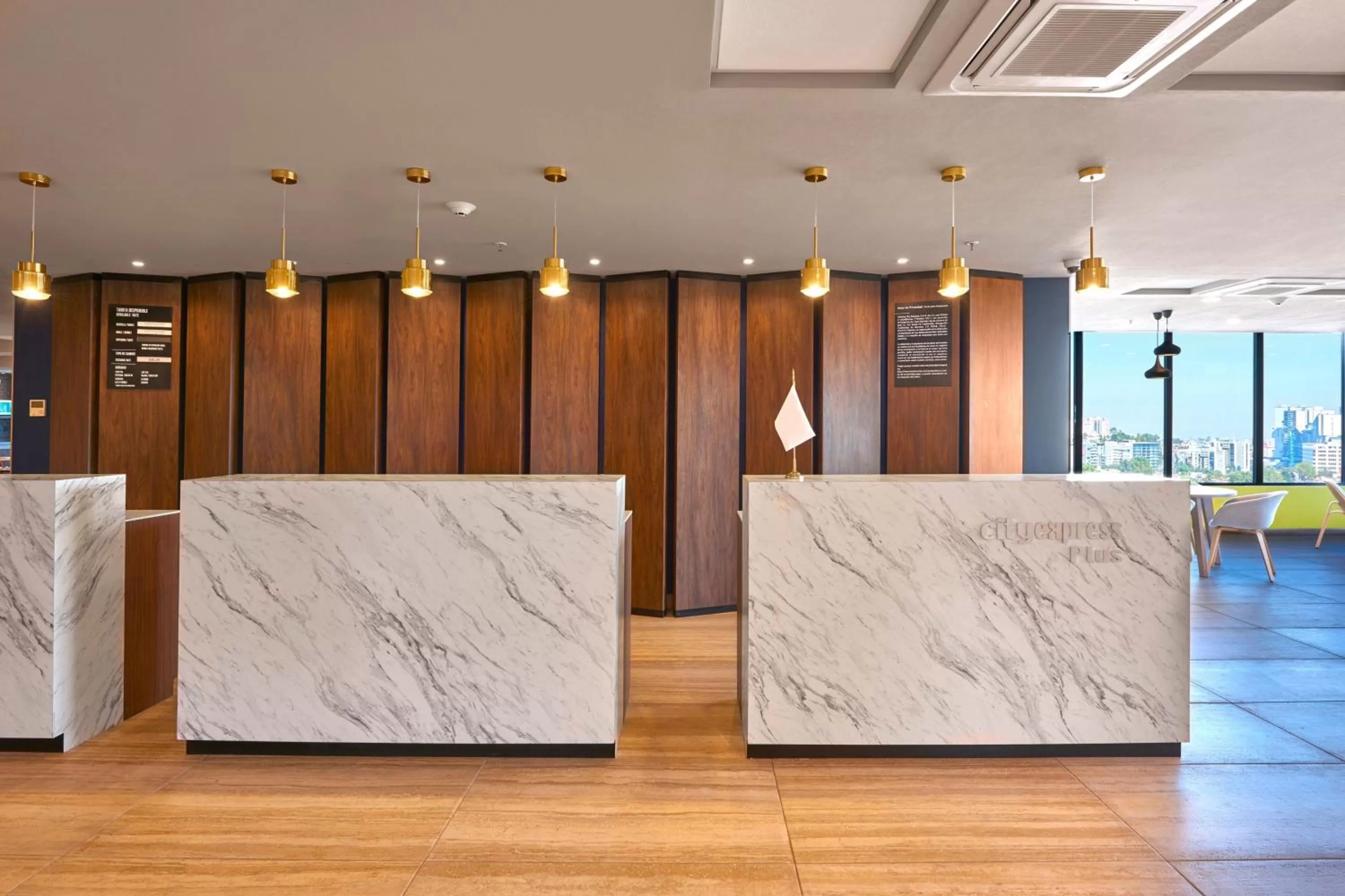 Lobby or reception in City Express Plus by Marriott Ciudad de Mexico Interlomas