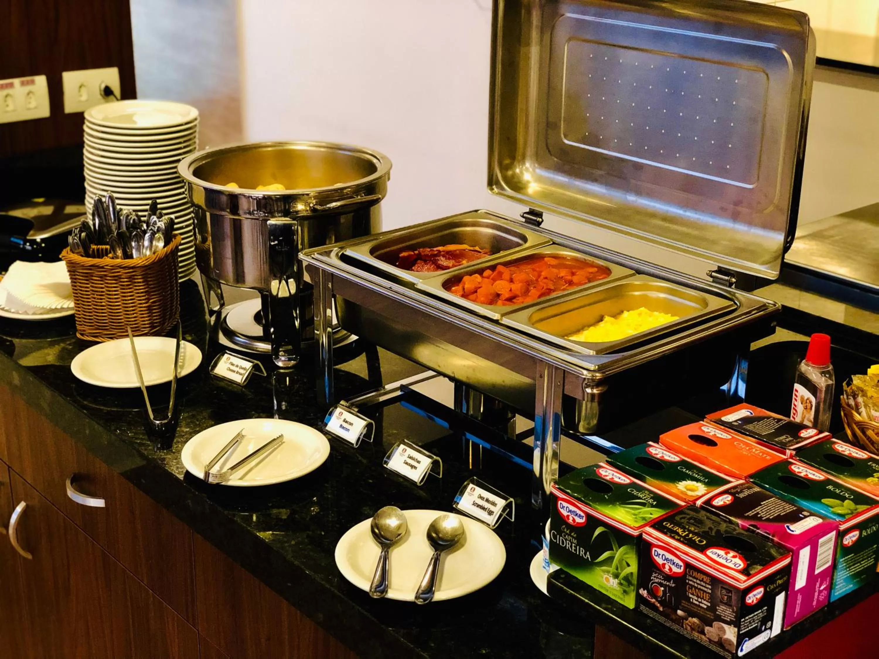 Breakfast in Lummina Mogi