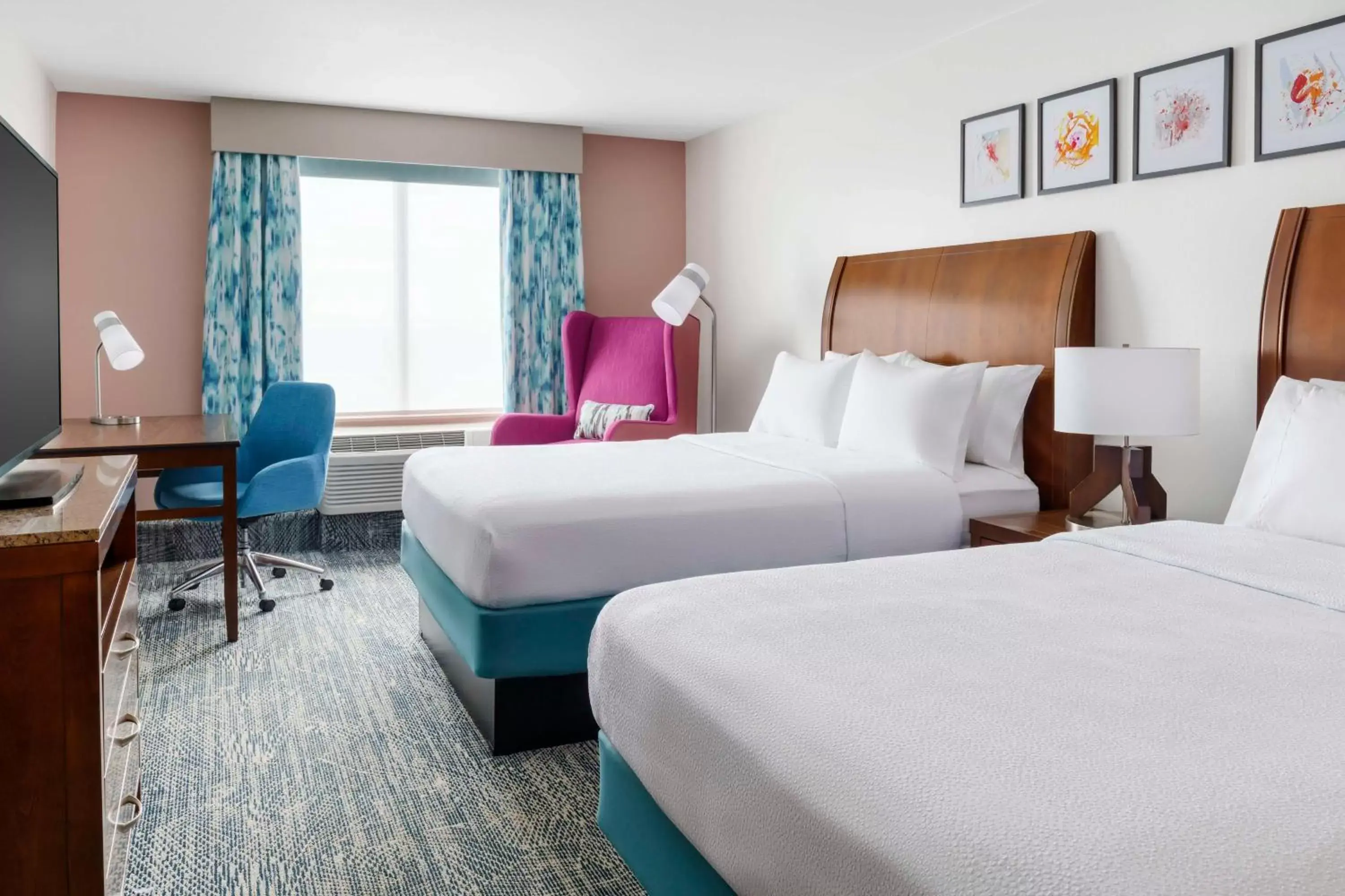 Bedroom, Bed in Hilton Garden Inn Orlando at SeaWorld