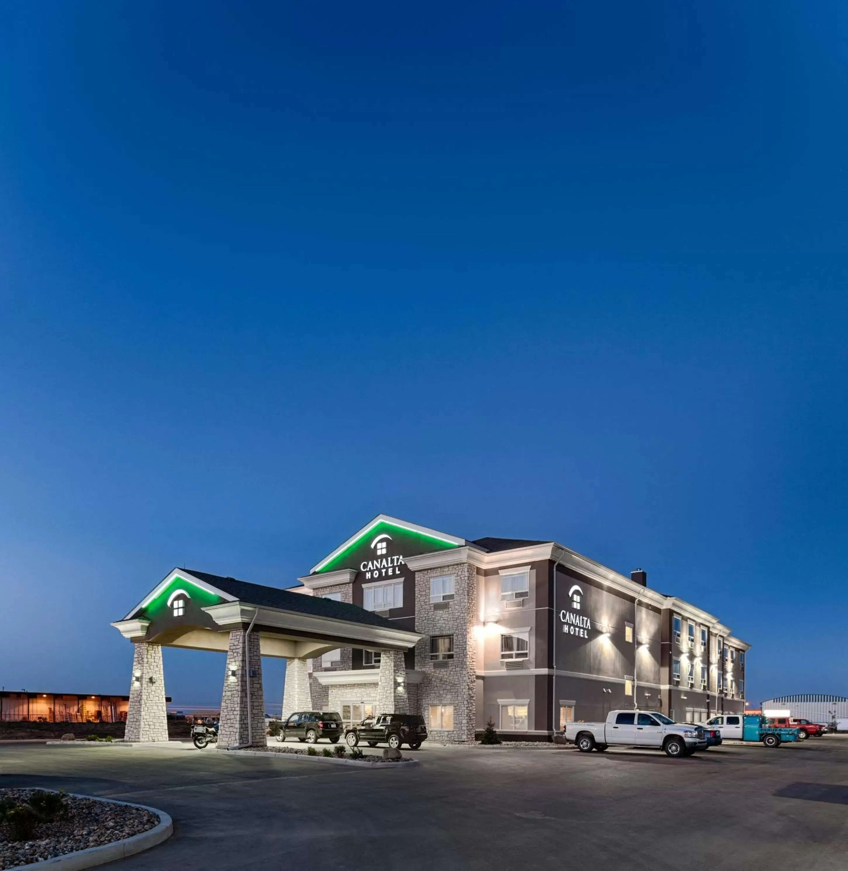Property Building in Canalta Hotel Assiniboia