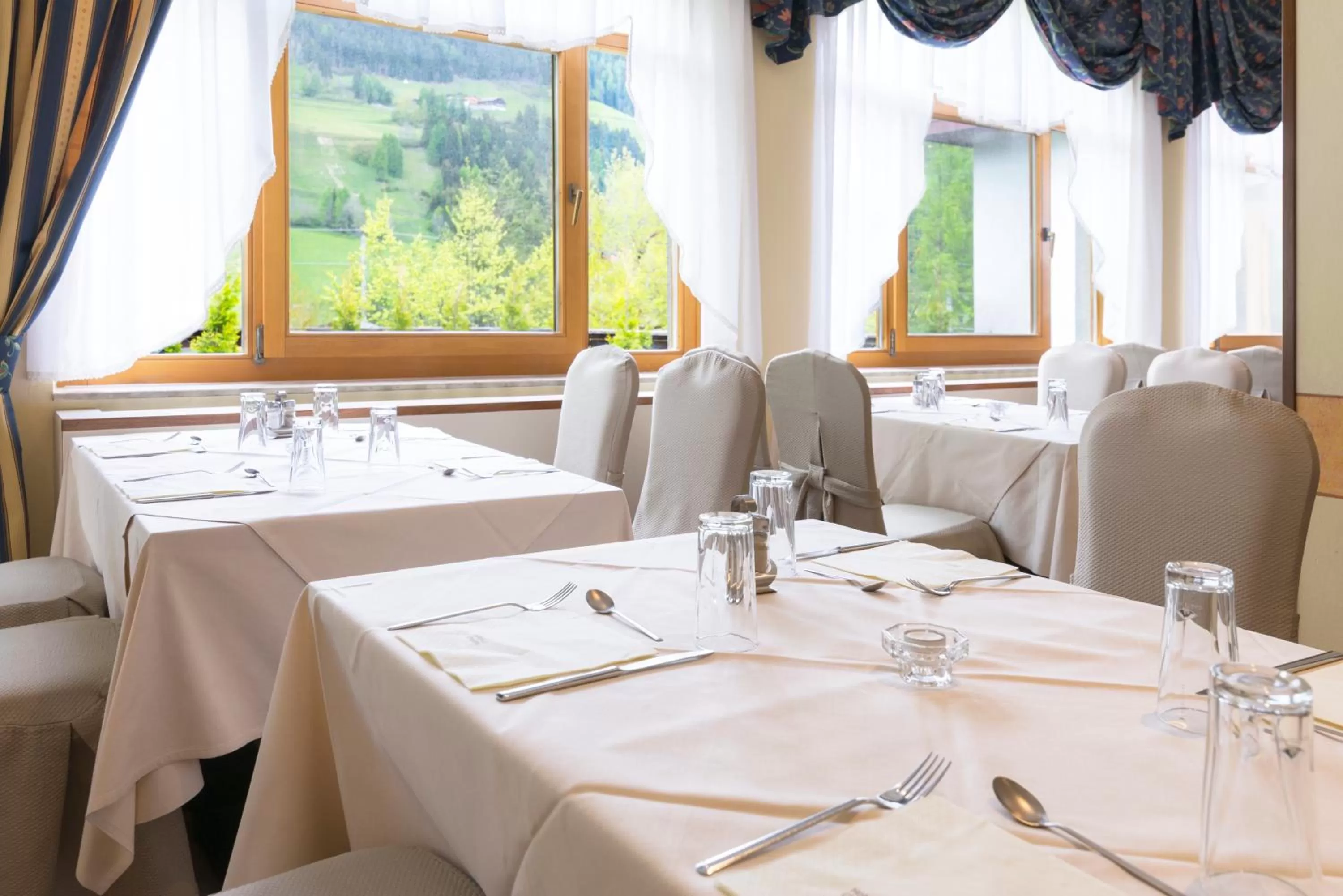 Restaurant/places to eat in Alpenhotel Weitlanbrunn