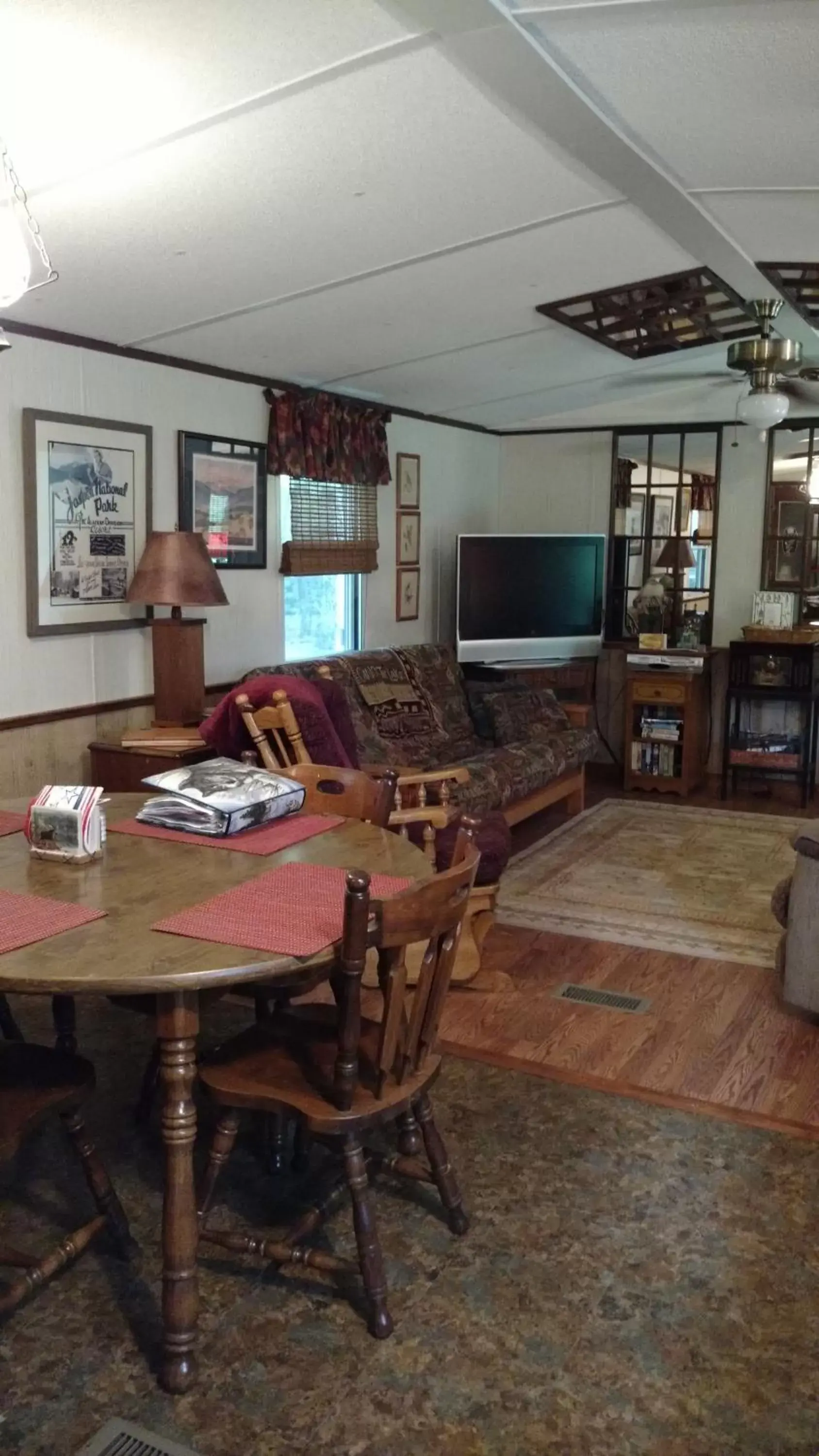 Seating area, Dining Area in Wolf Creek Farm B&B and Motorcycle Manor at Wolf Creek Farm