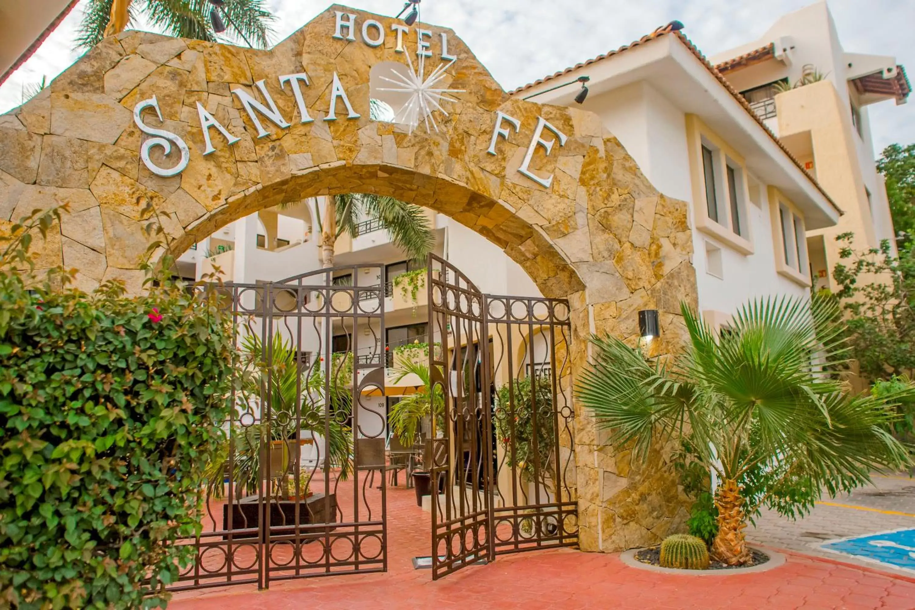 Facade/entrance in Hotel Santa Fe Los Cabos by Villa Group