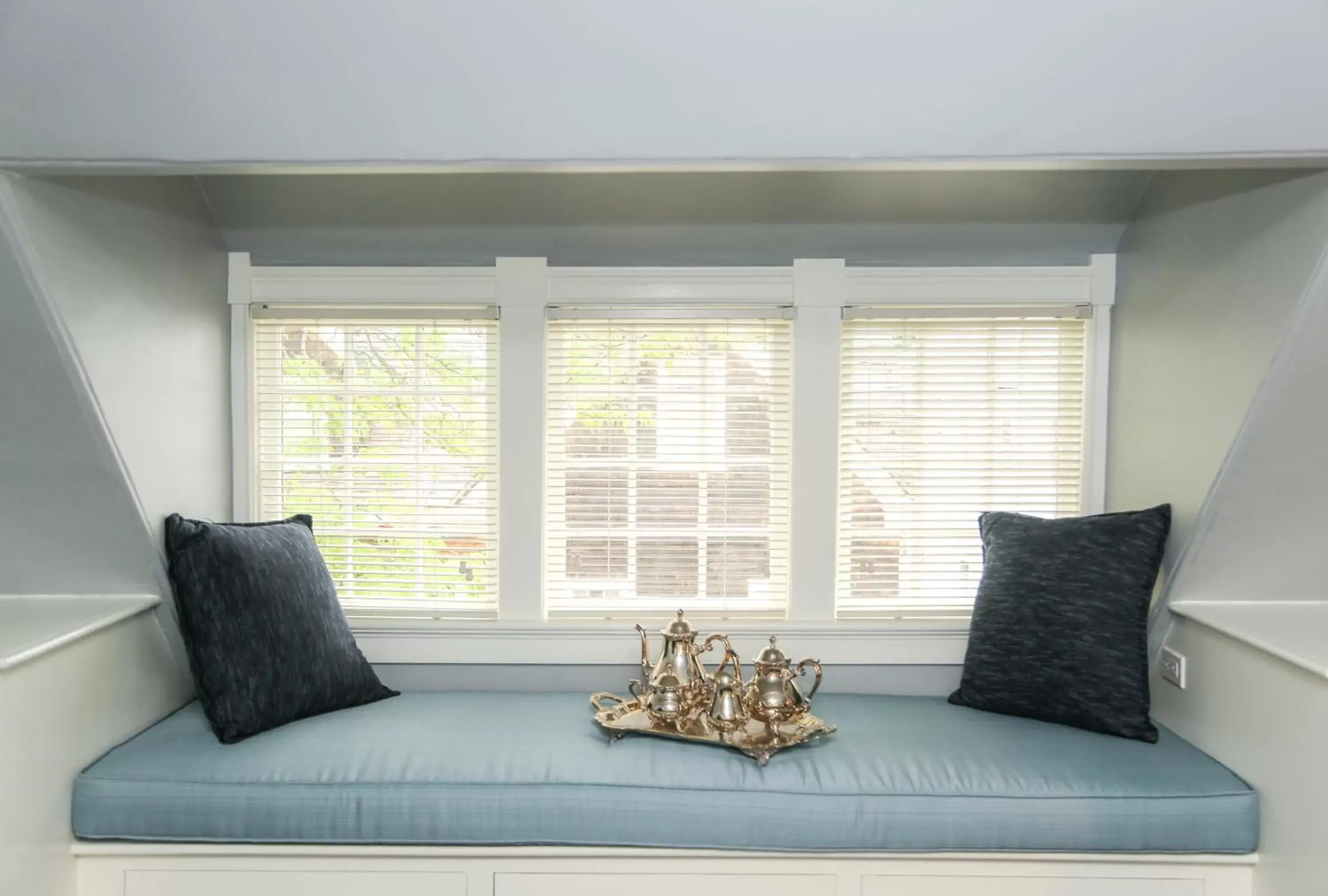 Seating area in Almondy Inn Bed & Breakfast Seating area in Almondy Inn Bed & Breakfast