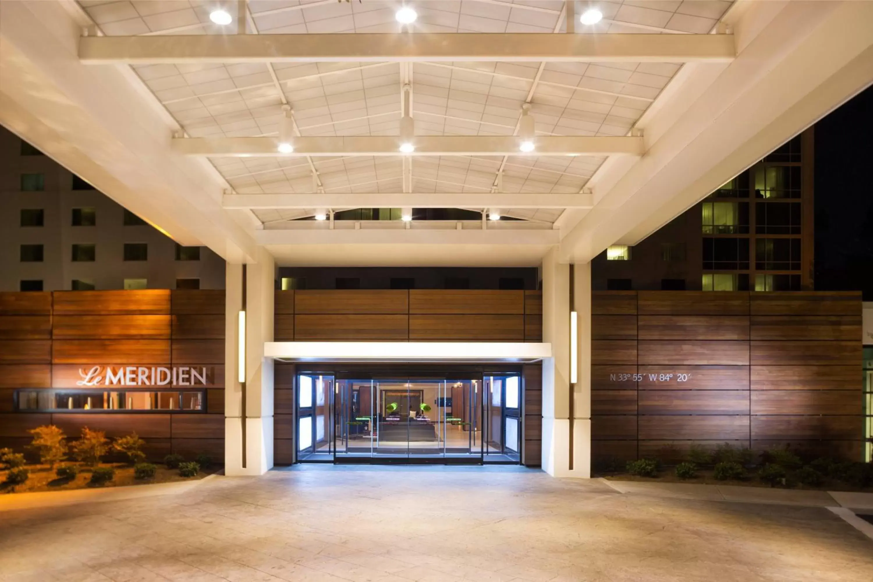 Property building in Le Meridien Atlanta Perimeter