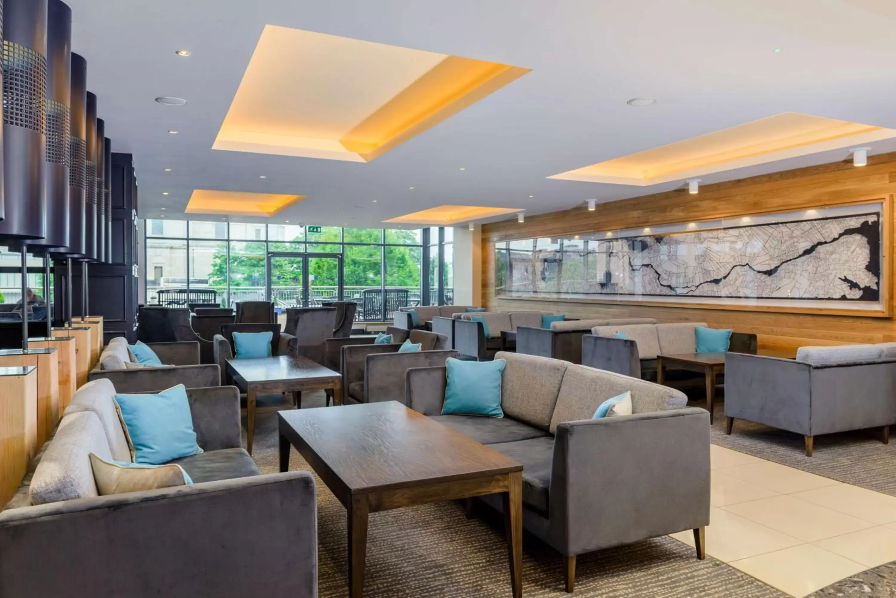 Lobby or reception, Restaurant/Places to Eat in Radisson Blu Hotel, Athlone