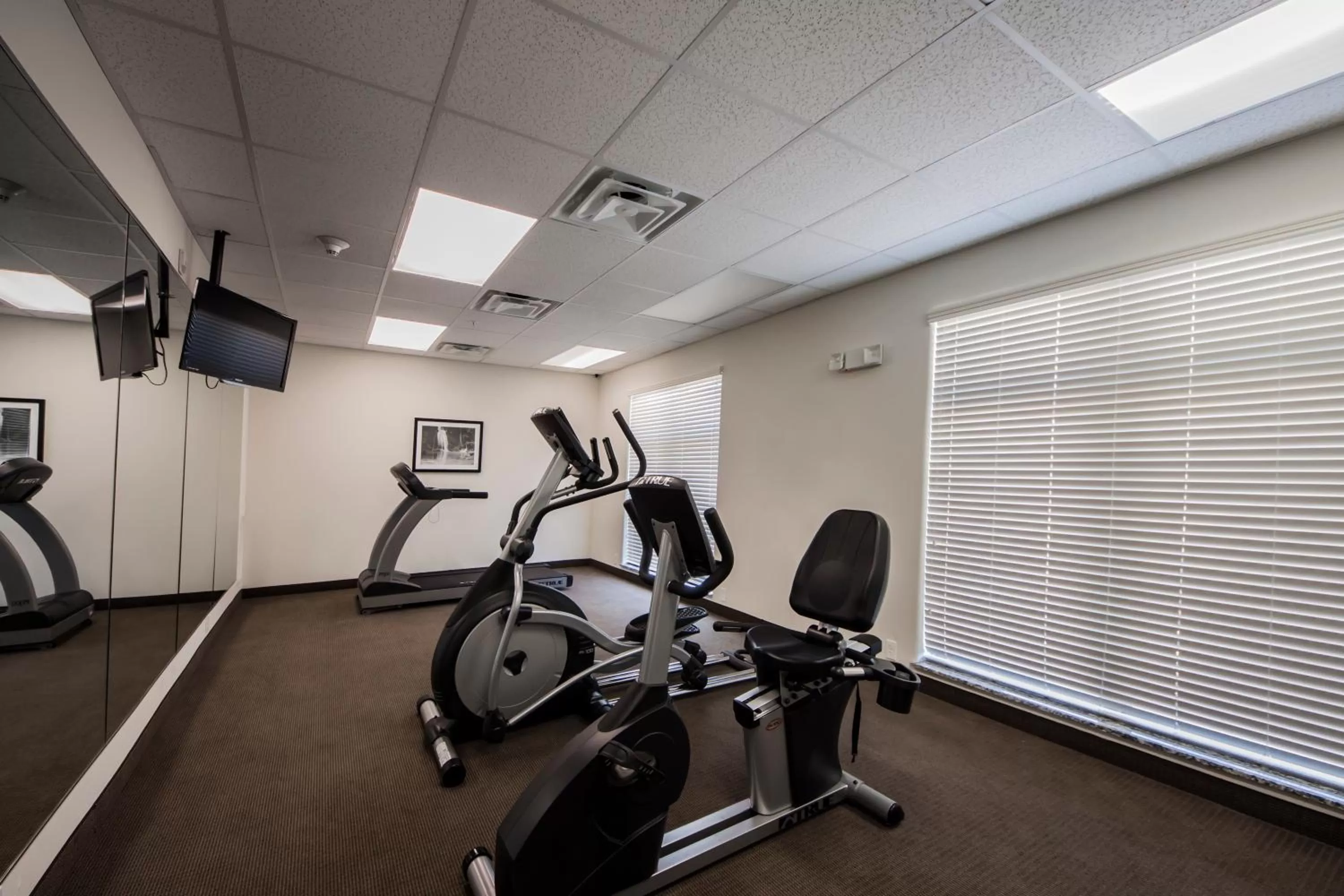 Fitness centre/facilities in Sleep Inn & Suites Hennessey