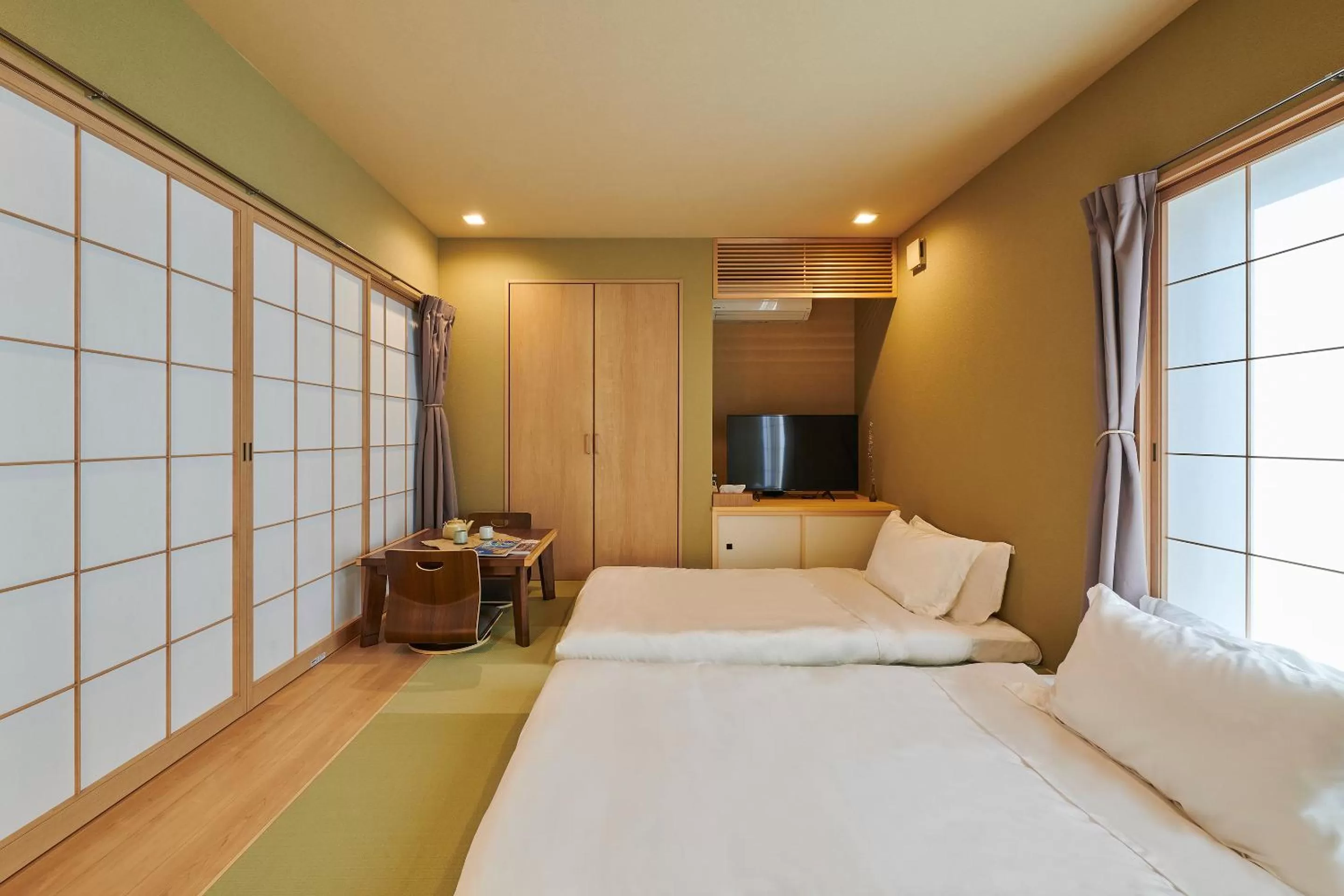 Photo of the whole room, Bed in Reikyo Garden Osaka