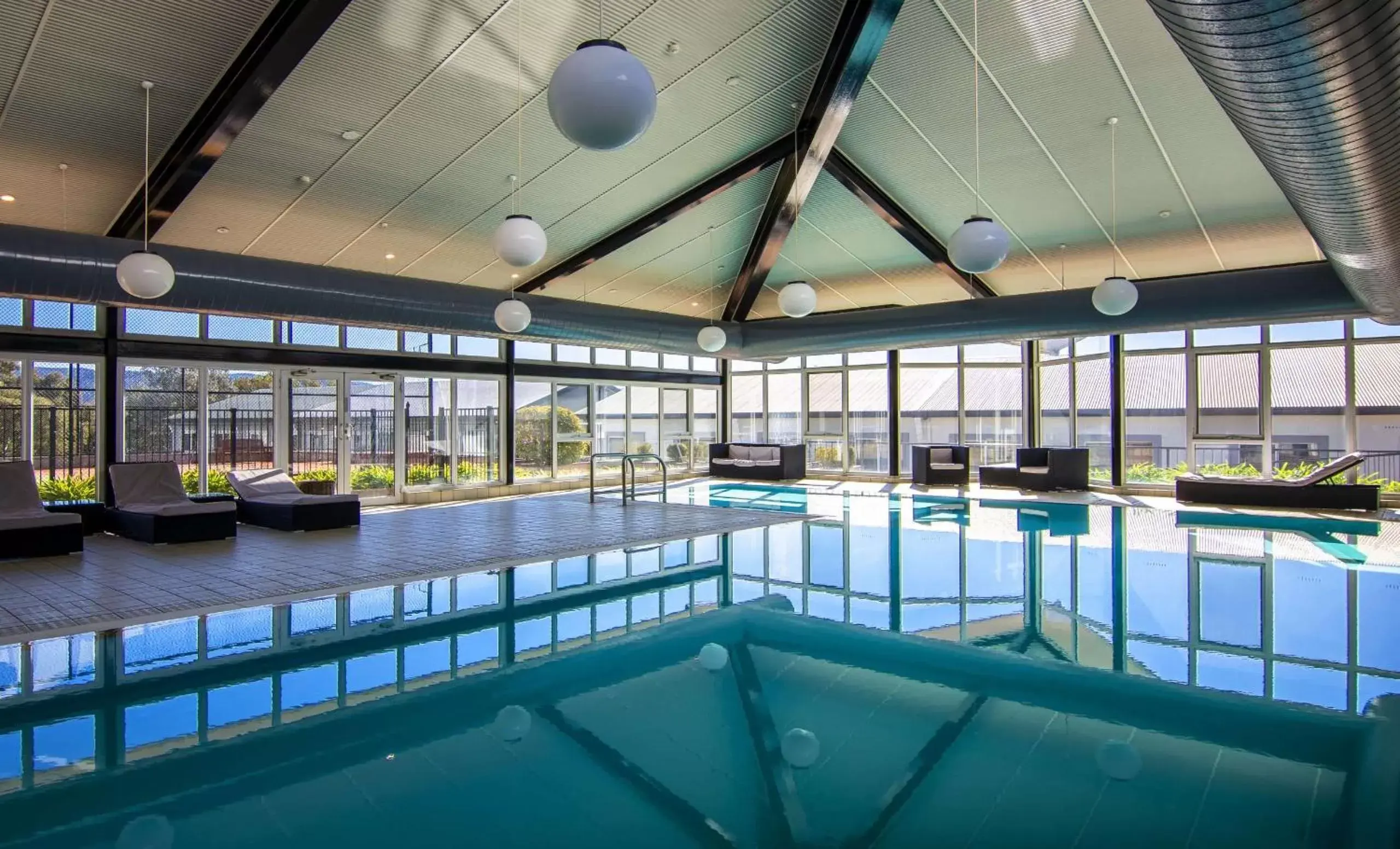 Pool view, Swimming Pool in Rydges Horizons Snowy Mountains