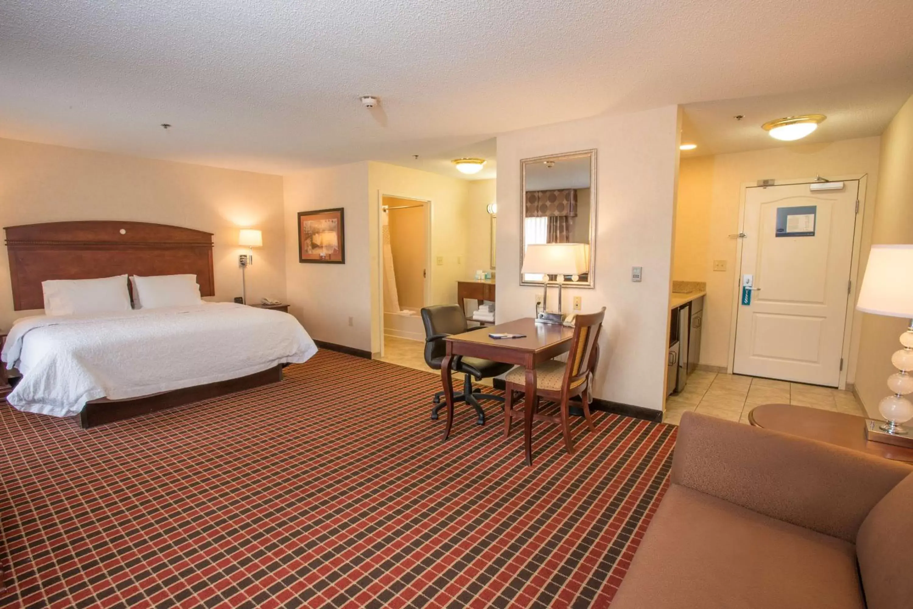 Bedroom in Hampton Inn & Suites Dayton-Airport