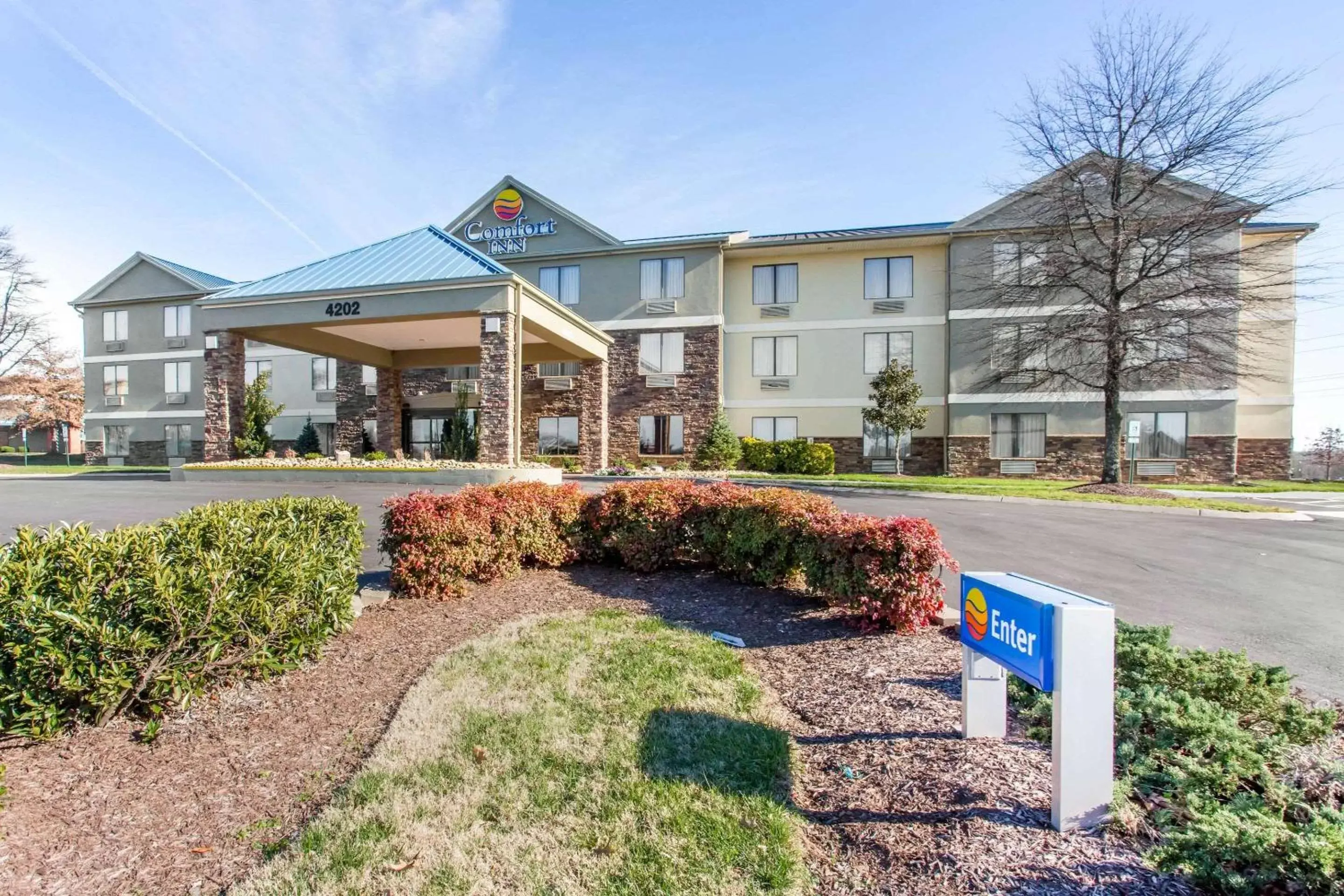 Property Building in Comfort Inn Franklin Highway 96