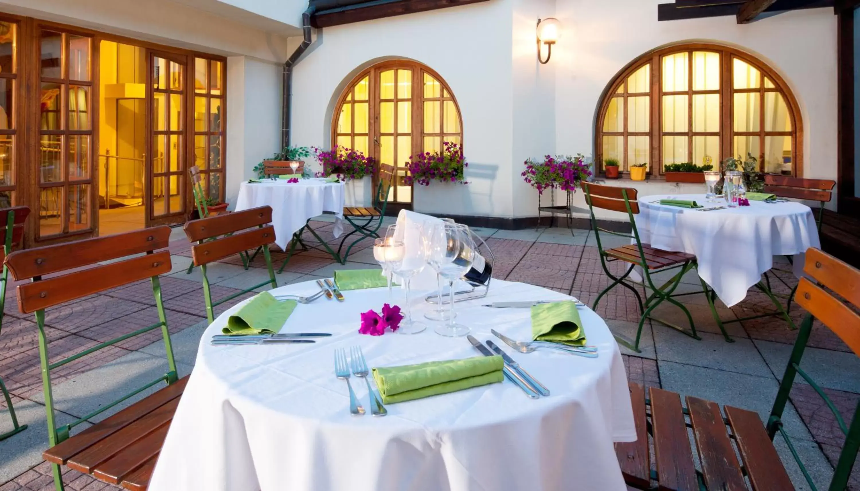 Balcony/Terrace, Restaurant/Places to Eat in Hotel Concertino Zlatá Husa