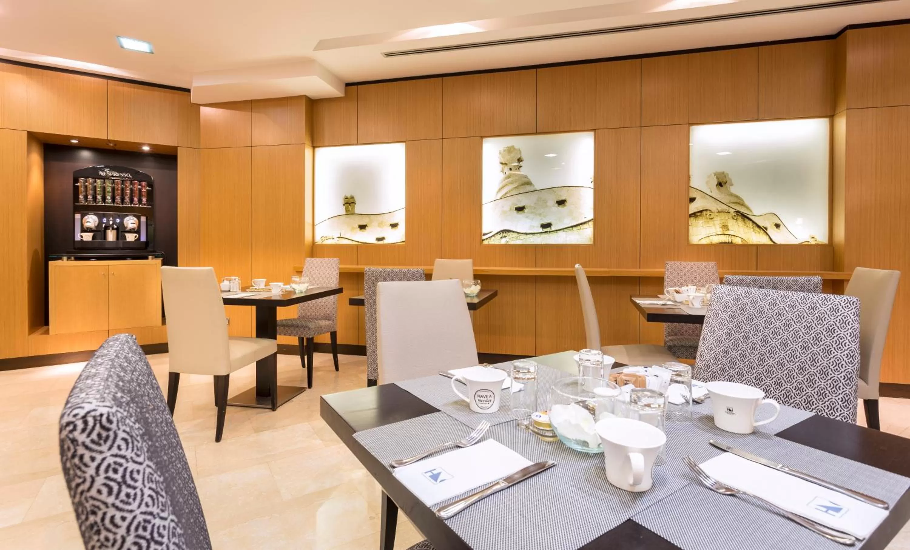 Lounge or bar in Eurostars Monumental