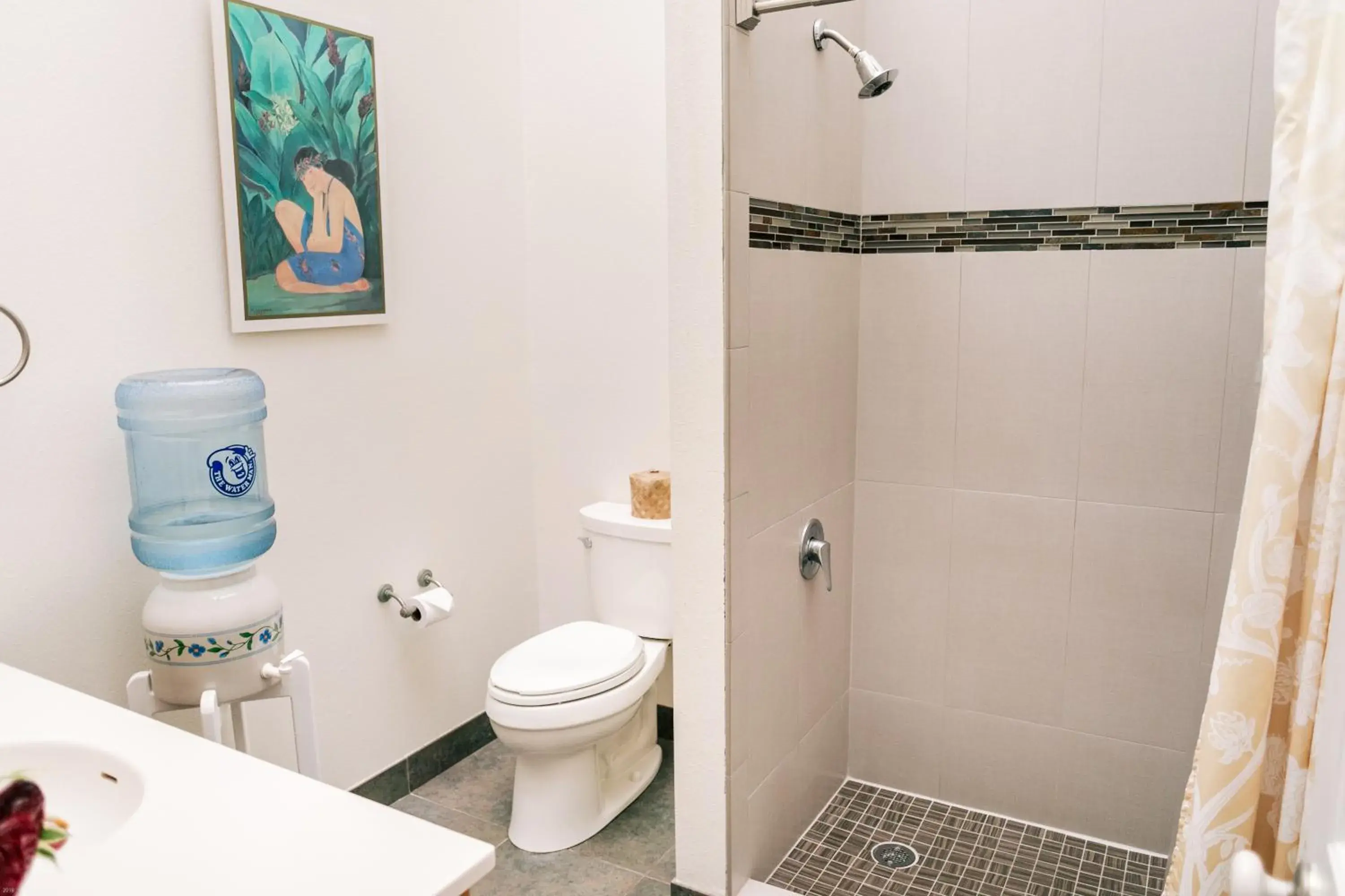 Shower, Bathroom in Kilauea Lodge and Restaurant