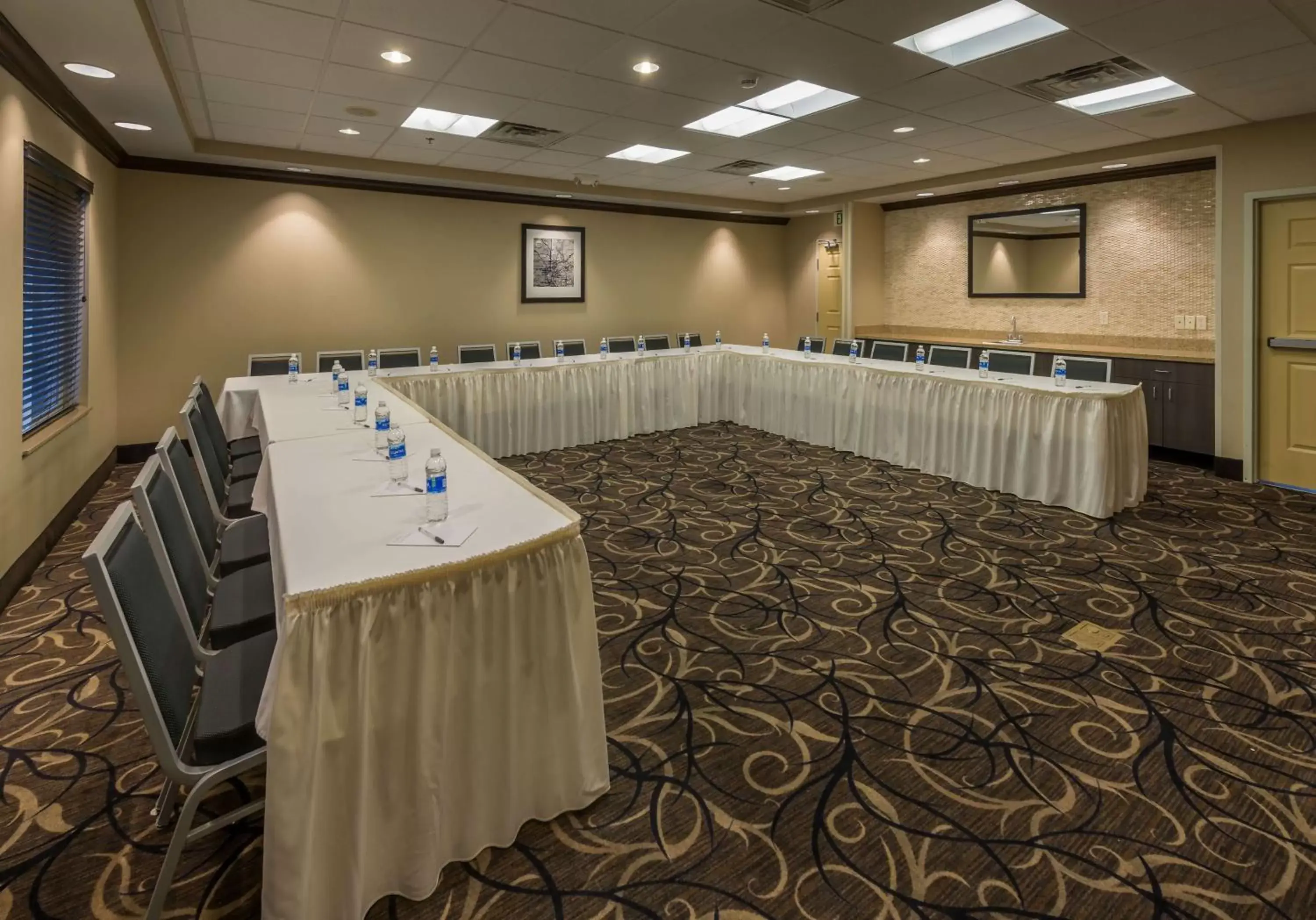 Meeting/conference room in Hampton Inn & Suites Reno