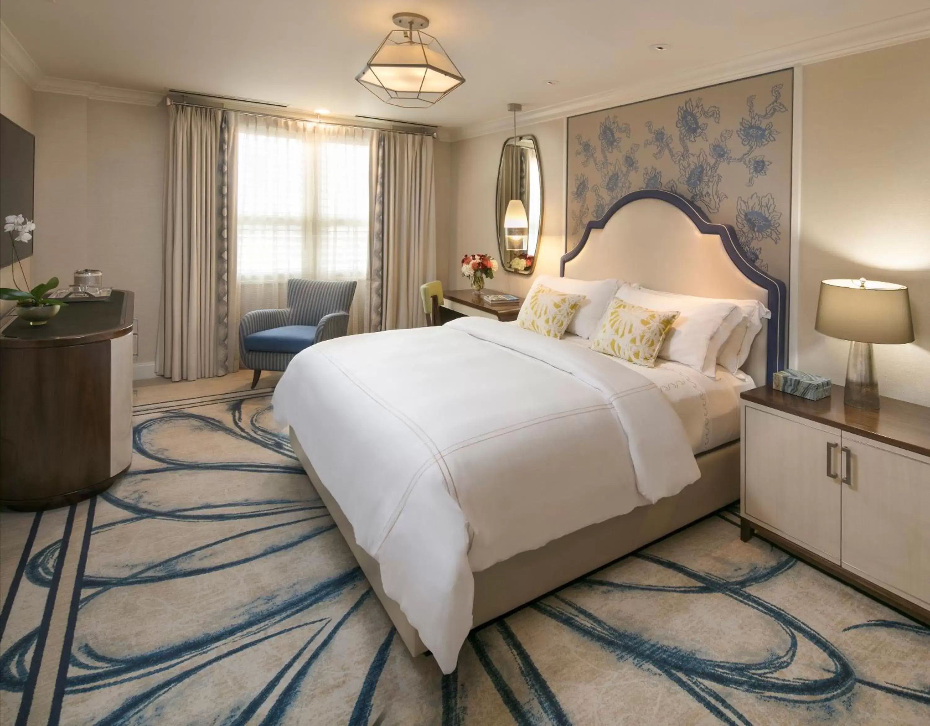 Photo of the whole room, Bed in The Breakers Palm Beach Photo of the whole room, Bed in The Breakers Palm Beach