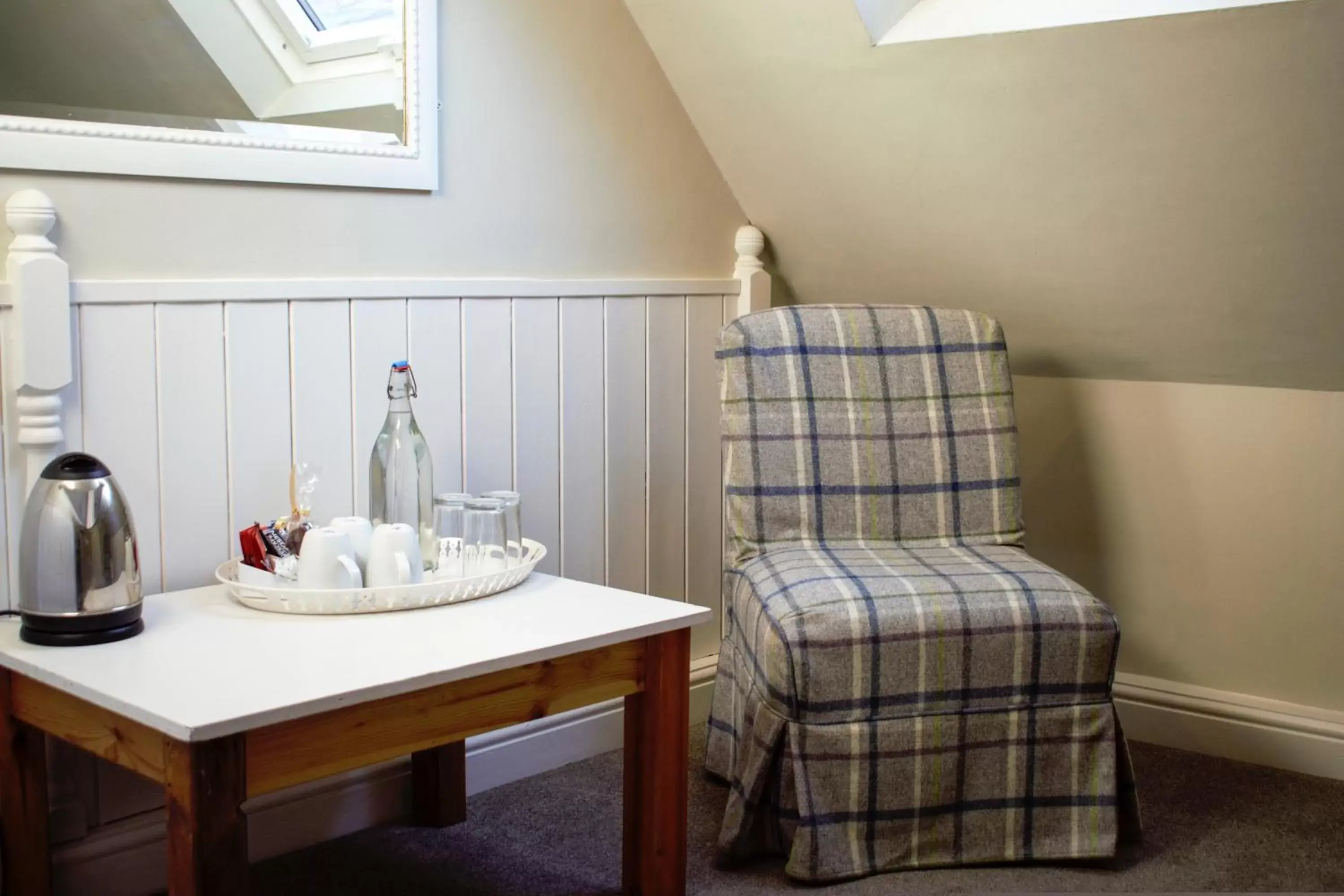 Seating Area in White Horse & Griffin