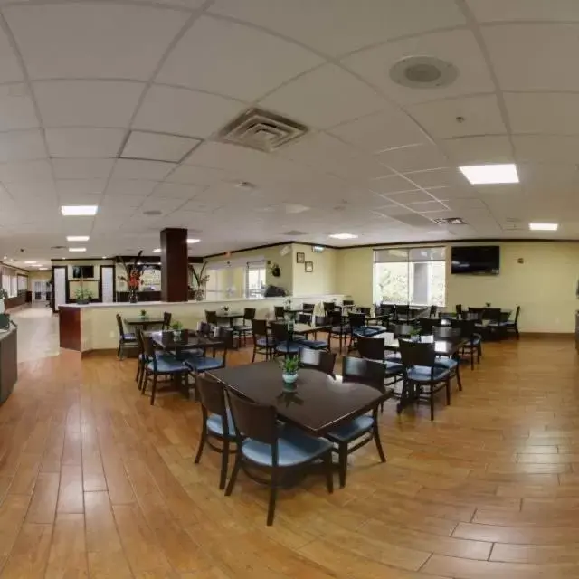 Restaurant/Places to Eat in Quality Inn & Suites Near Fairgrounds & Ybor City