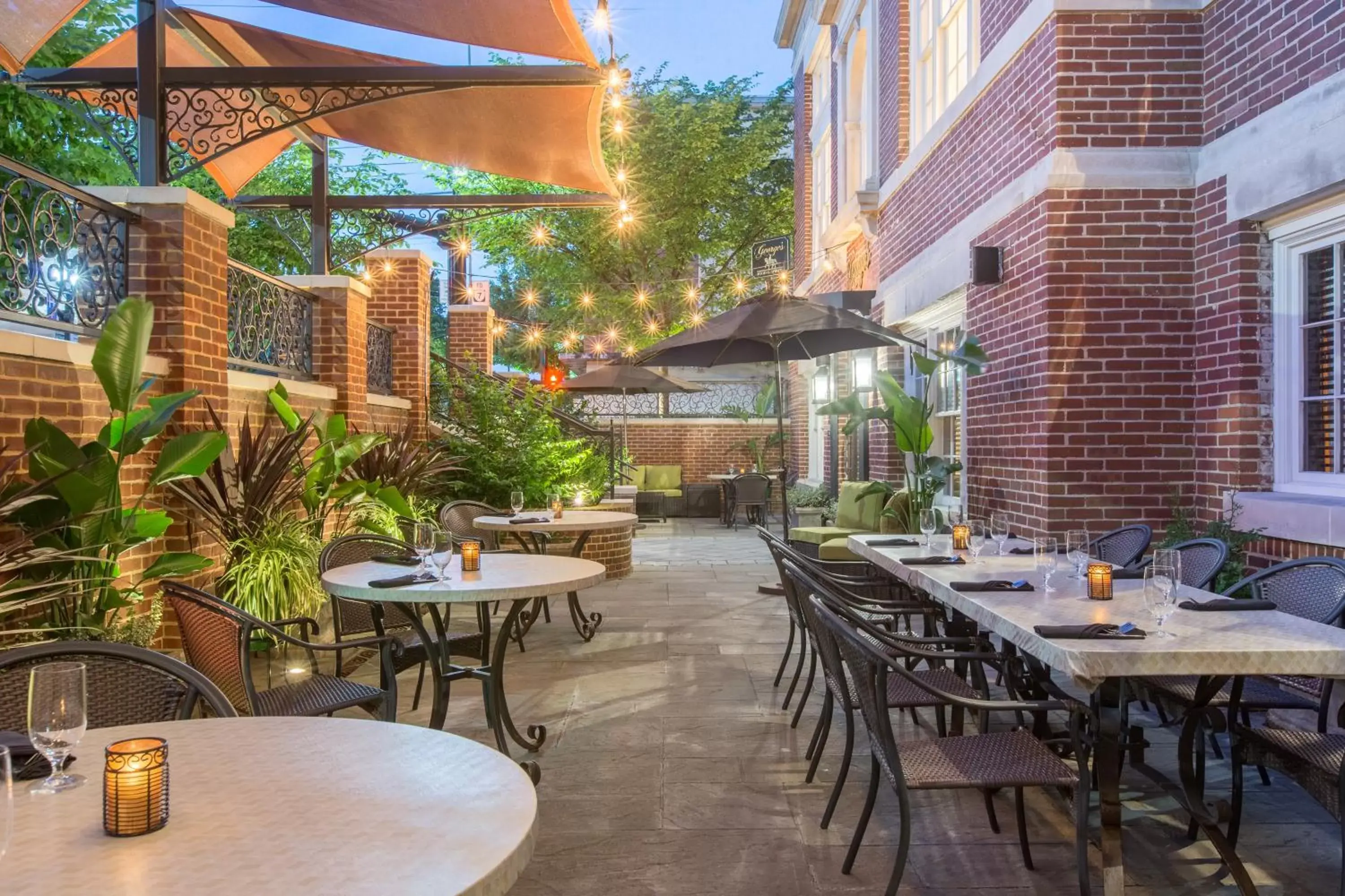 Patio, Restaurant/Places to Eat in The George Washington - A Wyndham Grand Hotel