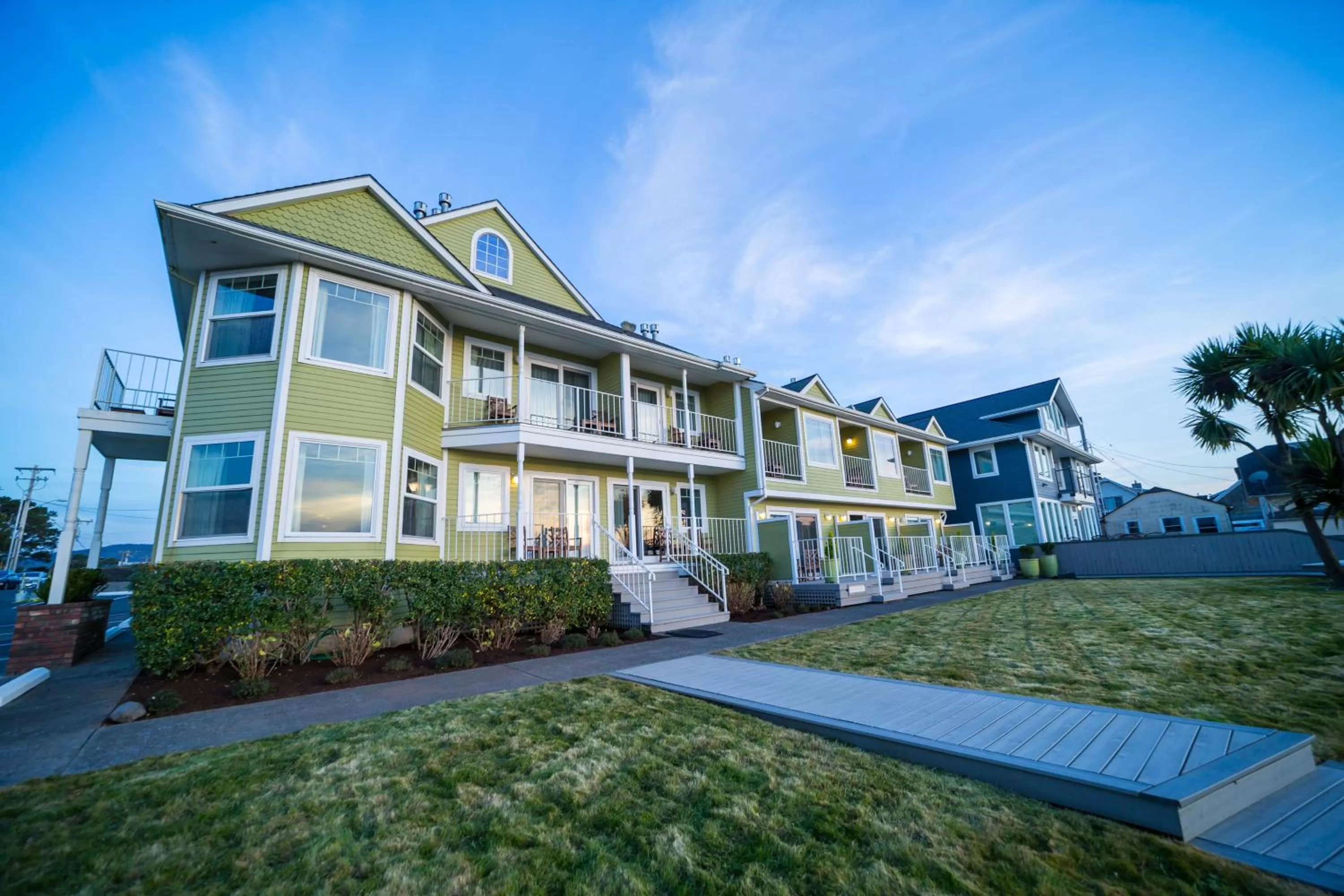 Property building in Inn of the Four Winds Seaside Oceanfront