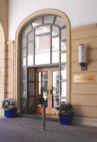 Facade/entrance in Hotel Deutsches Theater Stadtzentrum