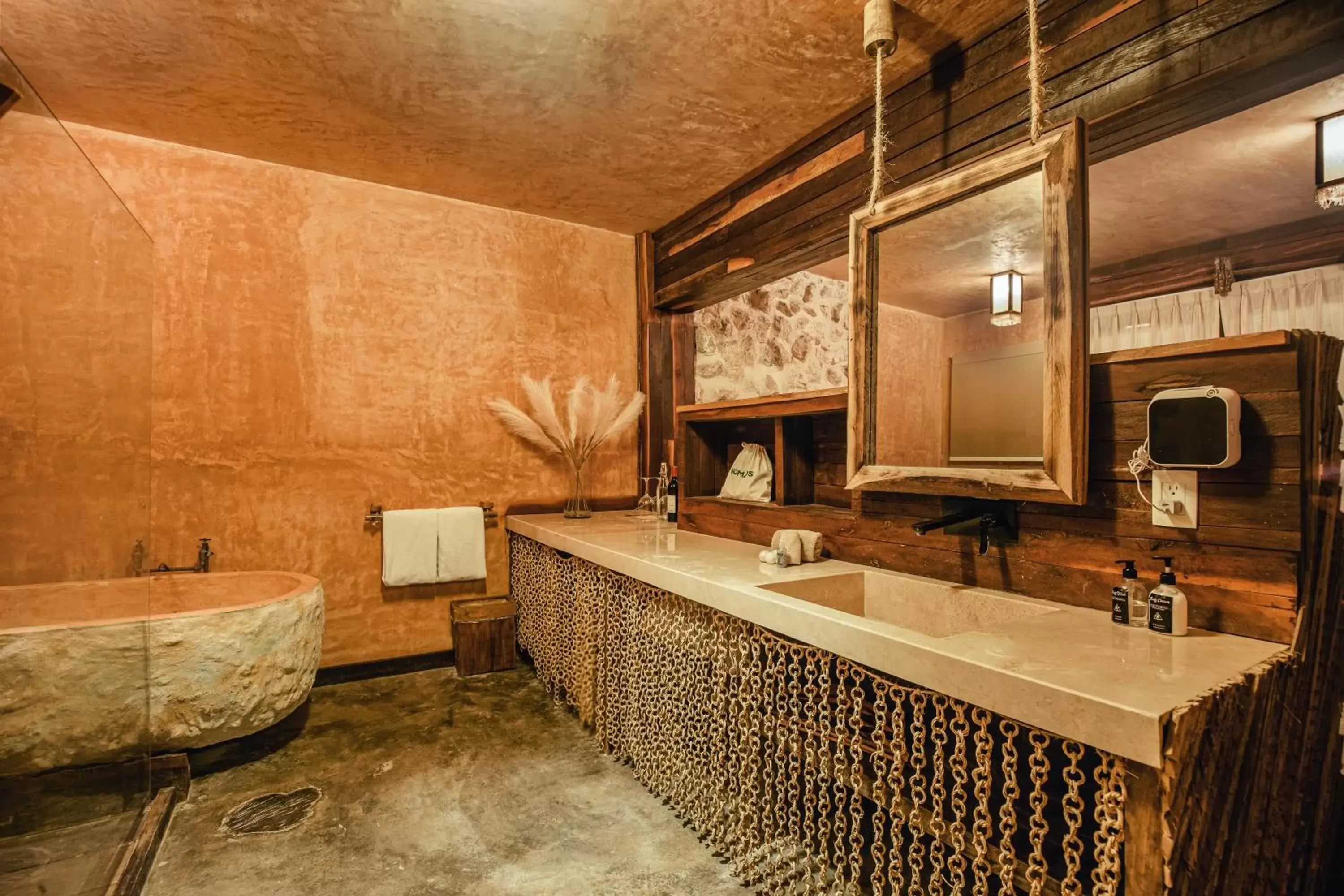 Bathroom in Enigmatic Beach Hotel