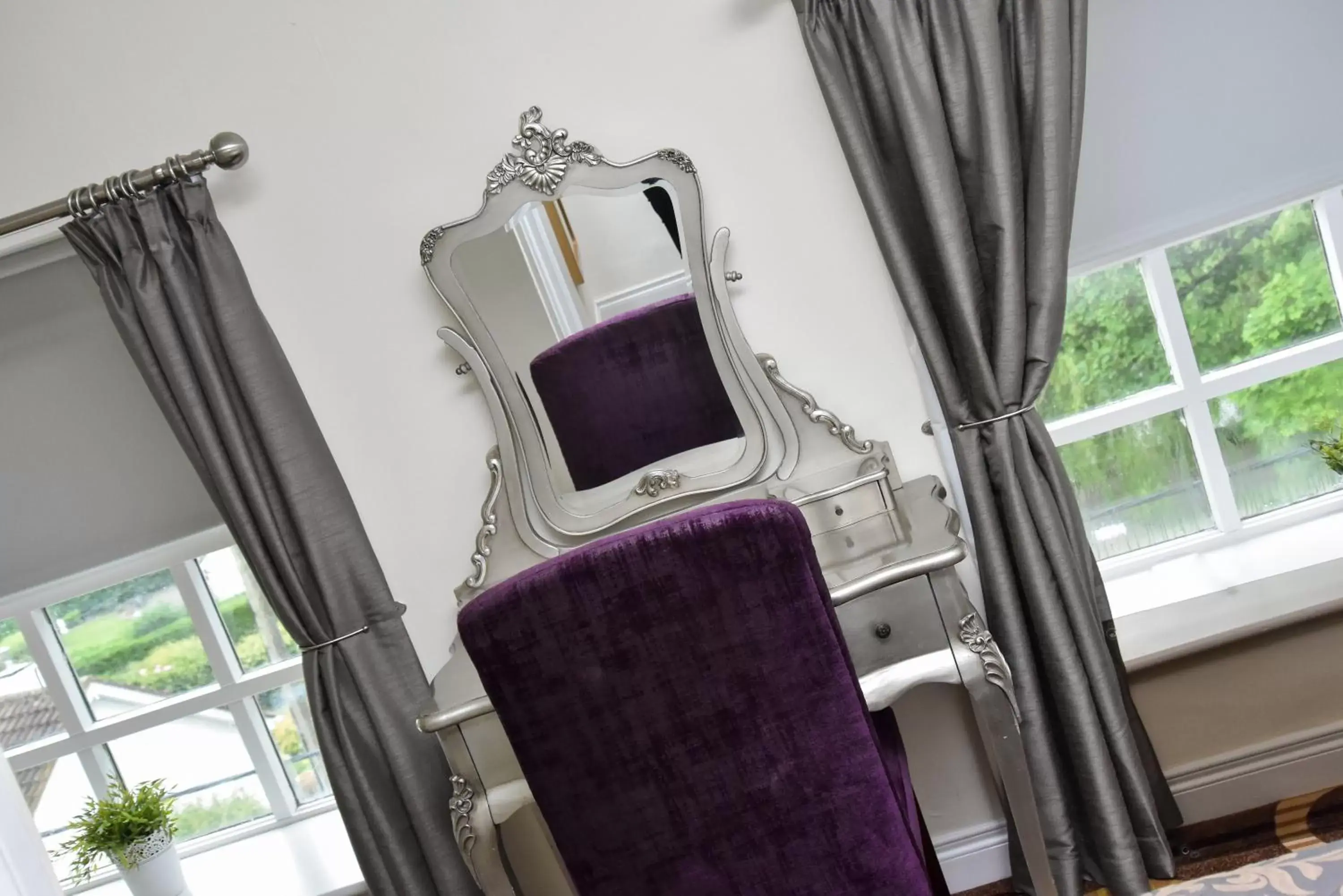 Bedroom in Kildare House Hotel