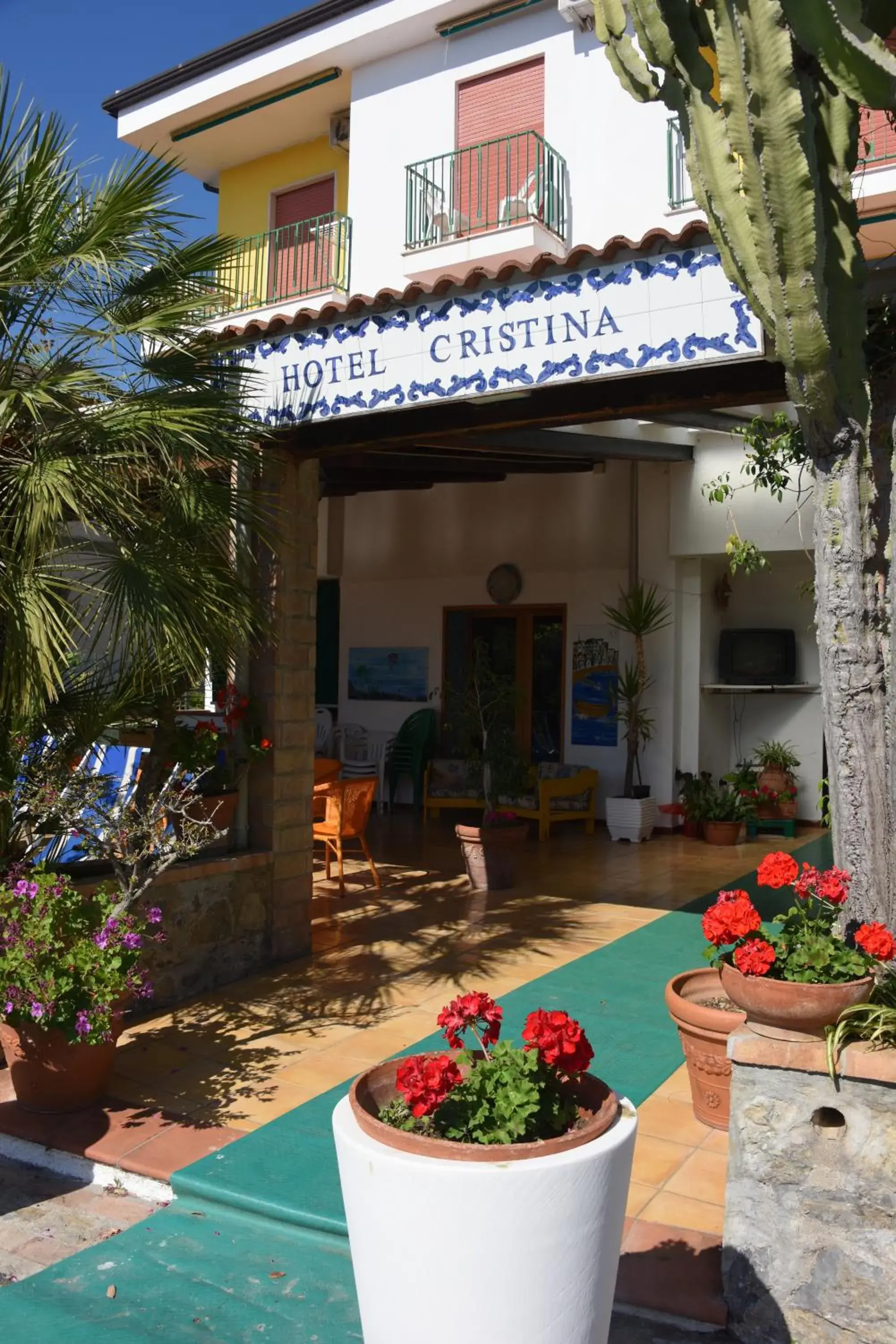 Facade/entrance in Hotel Cristina