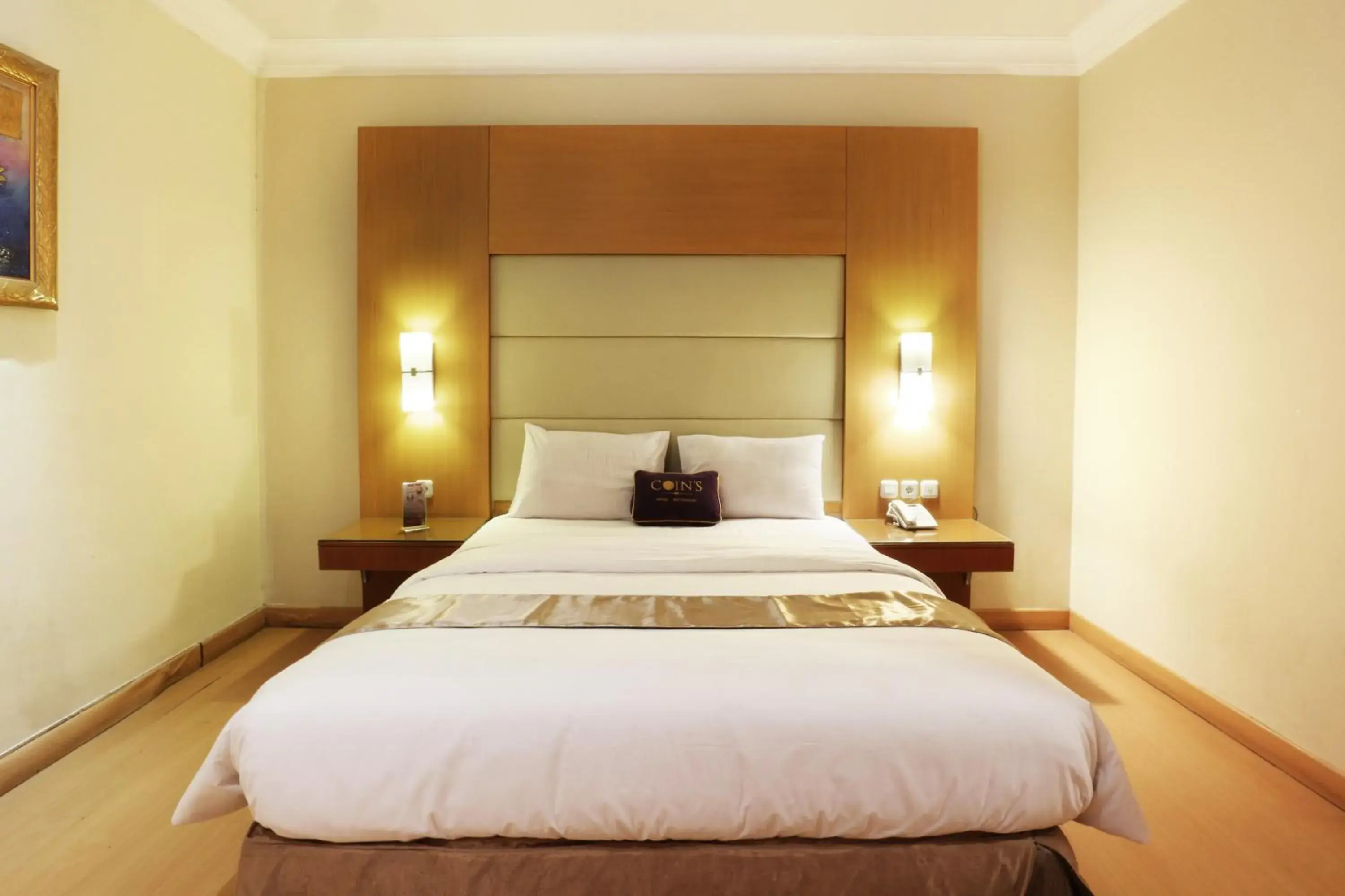 Bedroom, Bed in Coins Hotel Jakarta