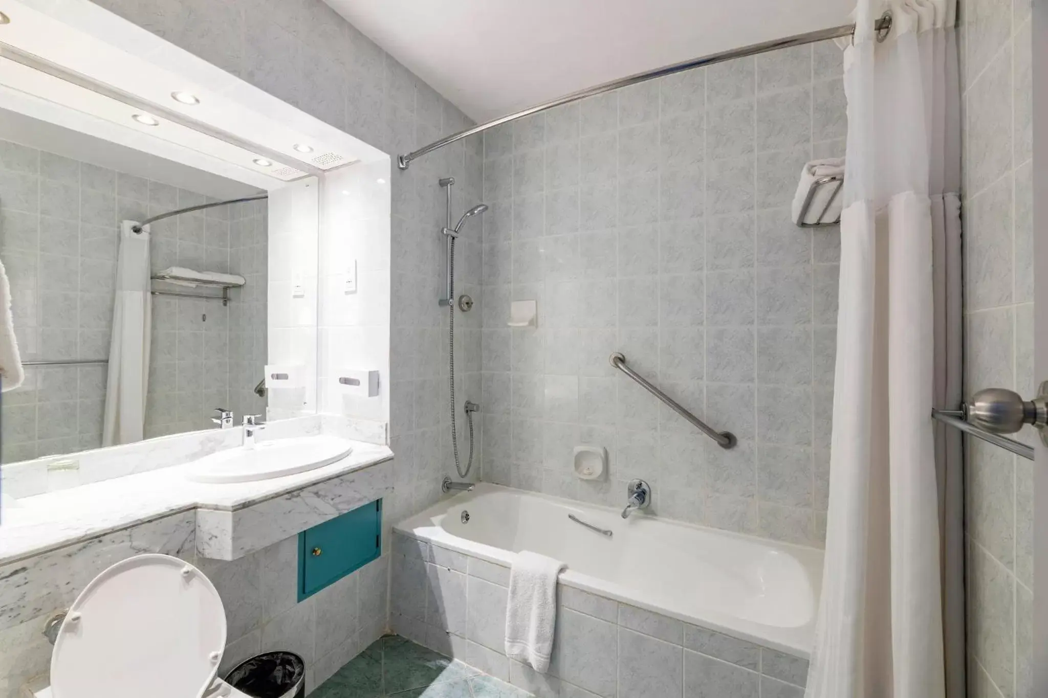 Bathroom in Holiday Inn - Mutare, an IHG Hotel