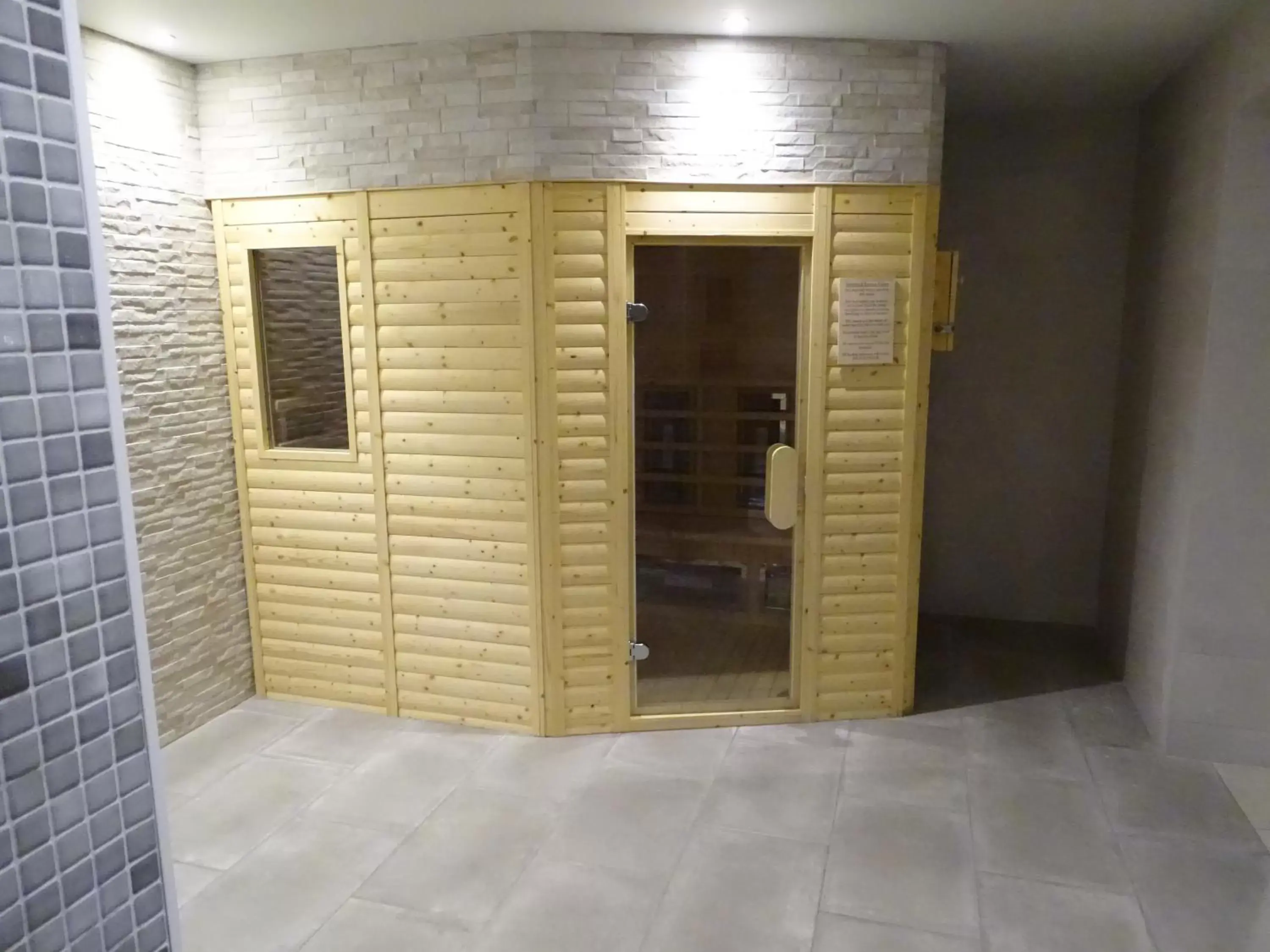 Sauna in The Beeches Hotel & Leisure Club