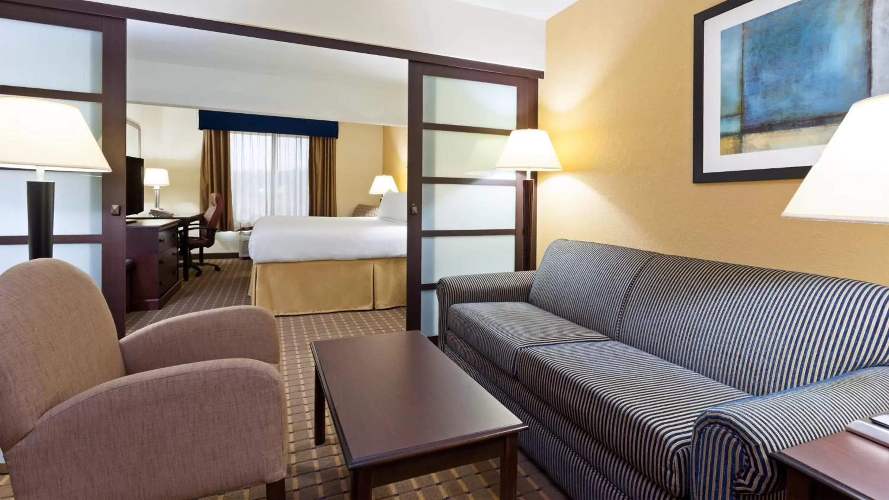 Photo of the whole room, Seating Area in Holiday Inn Express and Suites Allentown West, an IHG Hotel