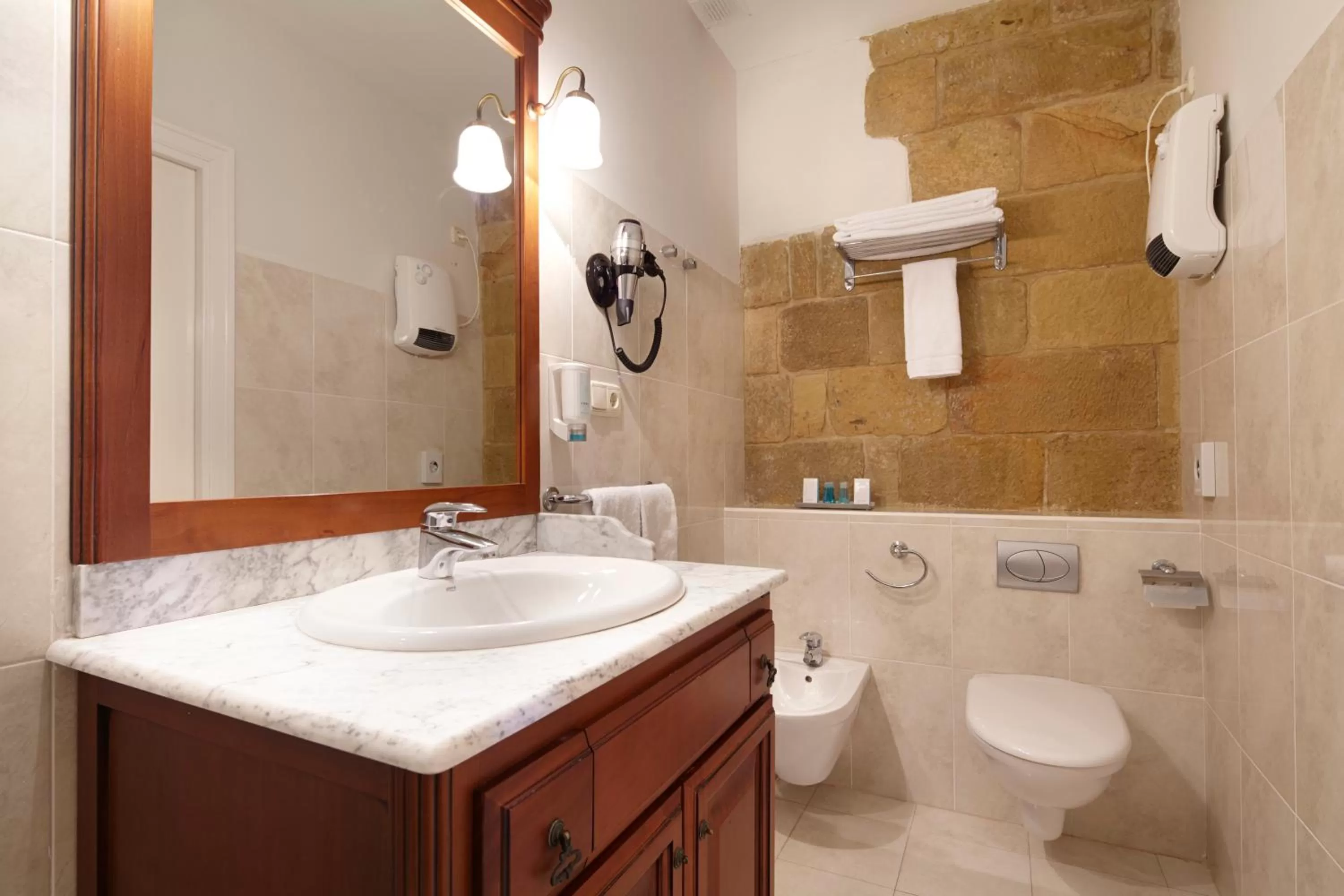 Bathroom in Saiaz Getaria Hotela