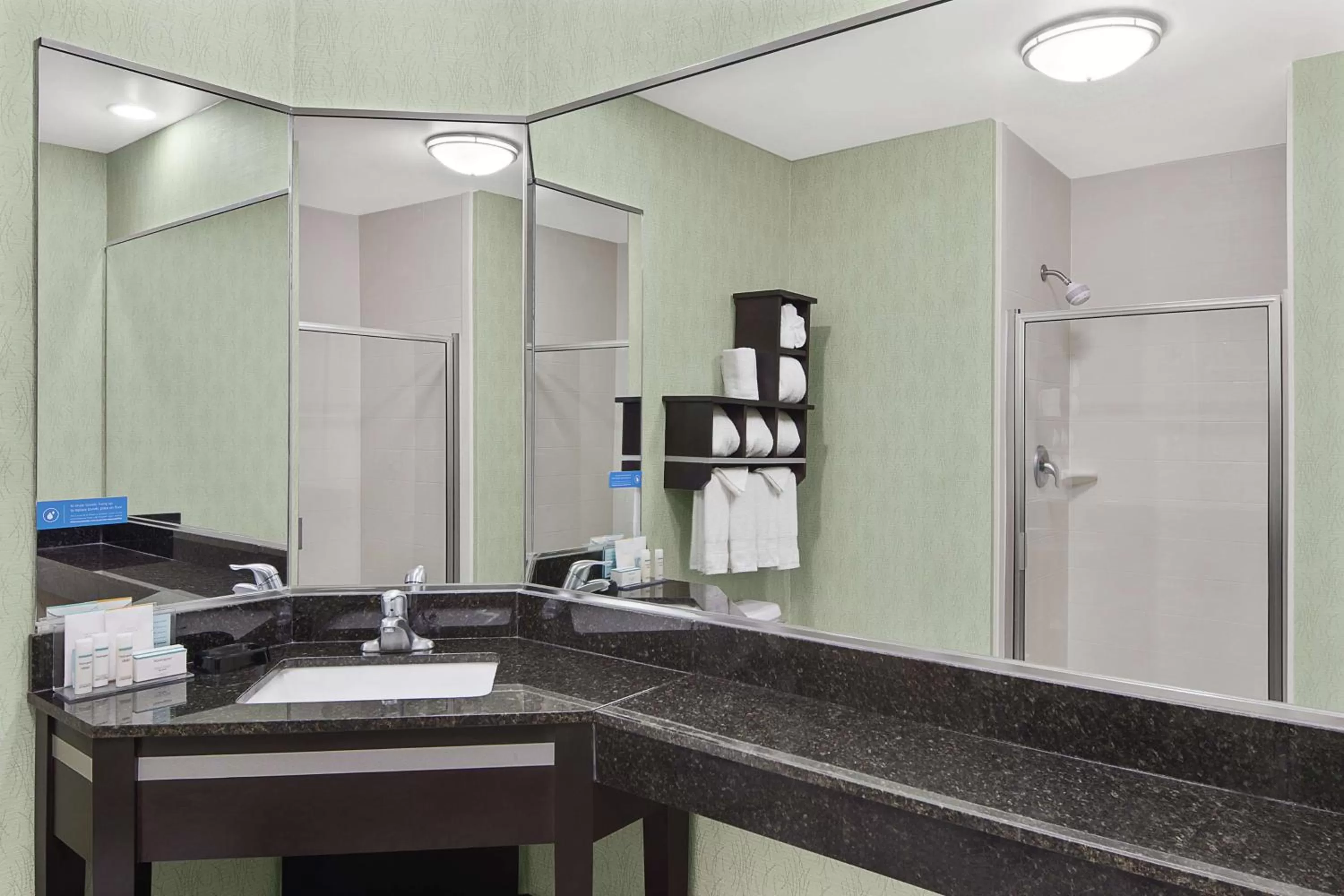 Bathroom in Hampton Inn Atlanta-Town Center/Kennesaw