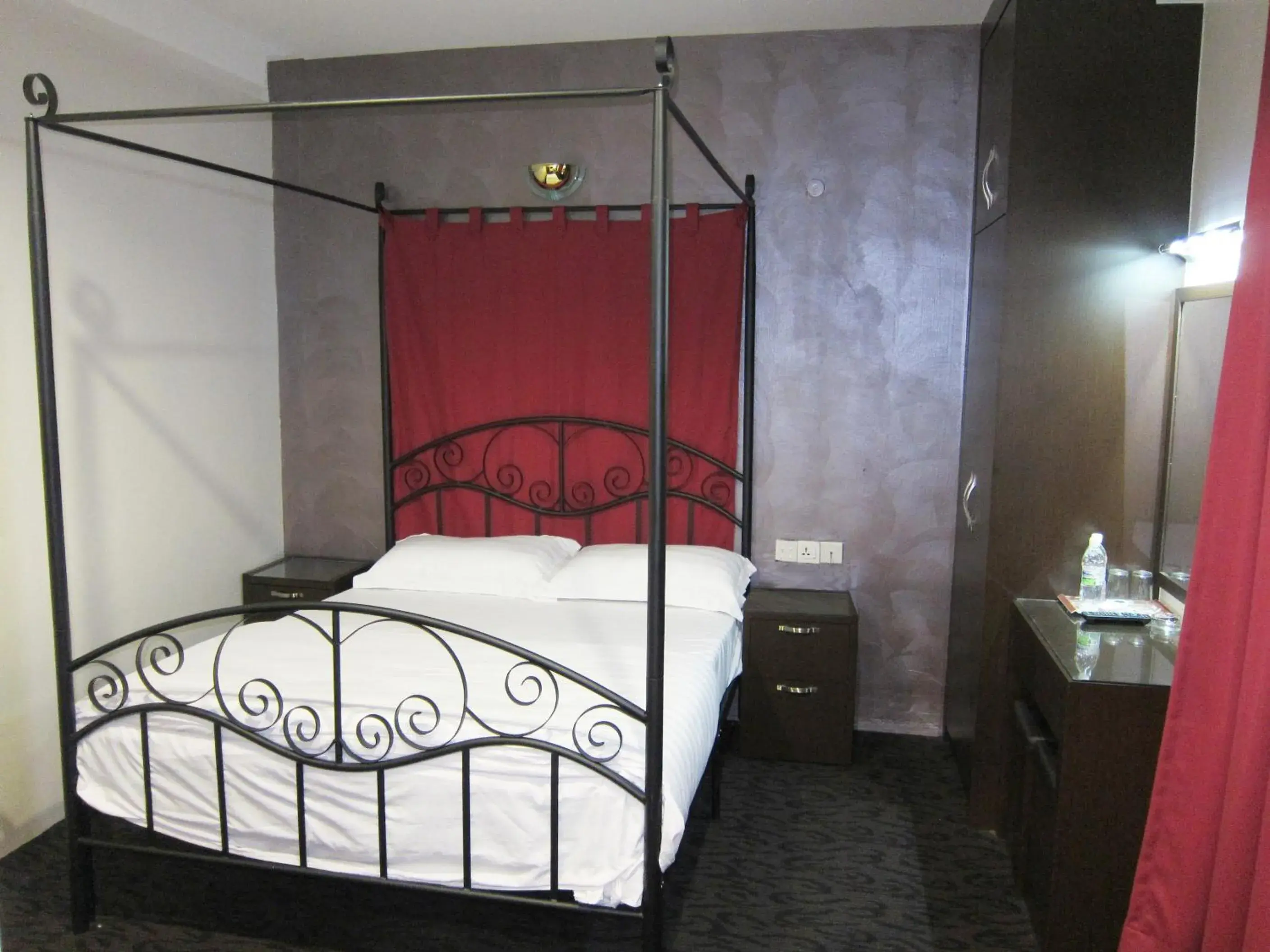 Bed in Oriental Inn