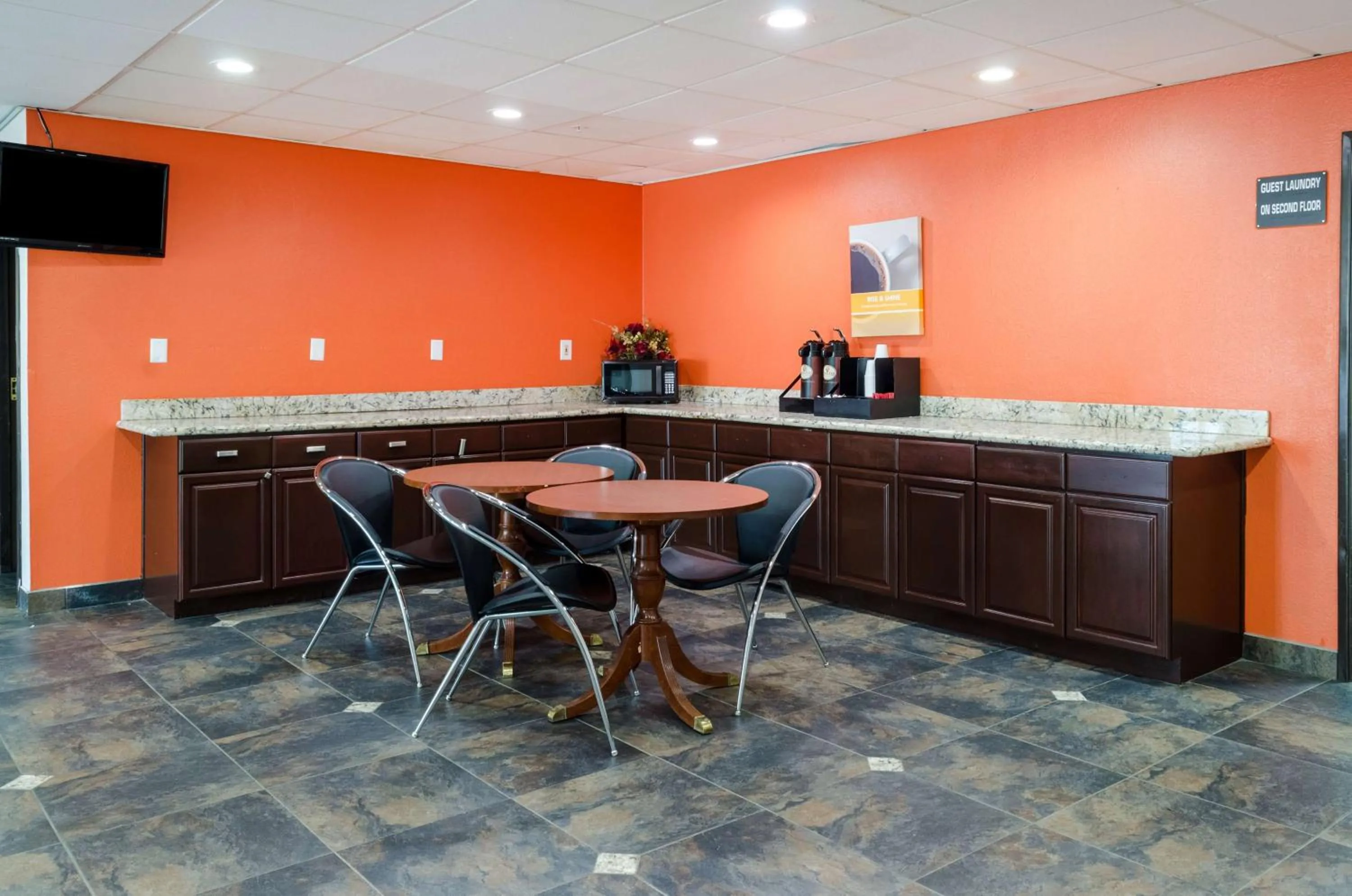 Restaurant/places to eat in Motel 6-Mobile, AL