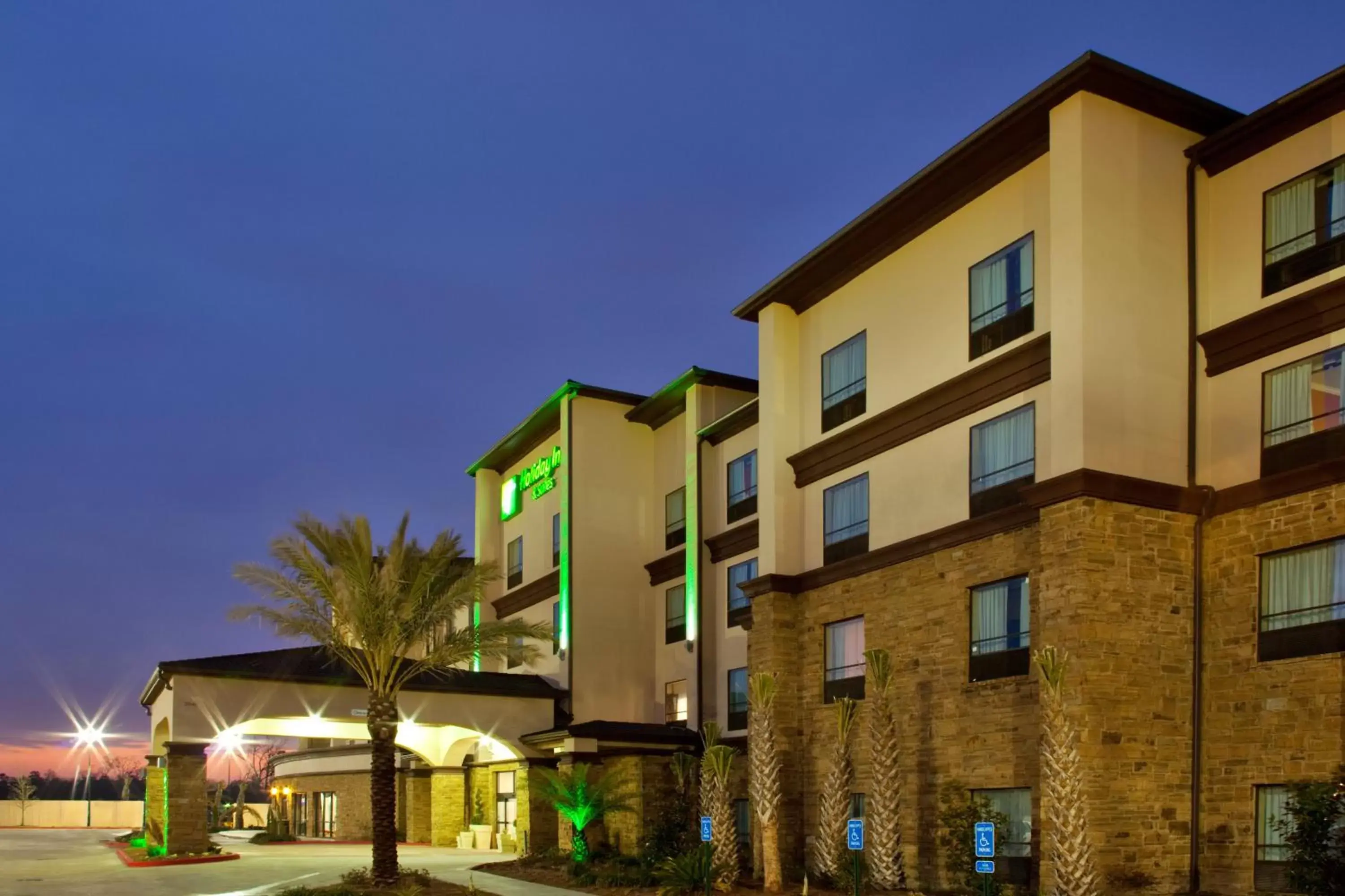 Property Building in Holiday Inn Hotel & Suites Lake Charles South, an IHG Hotel