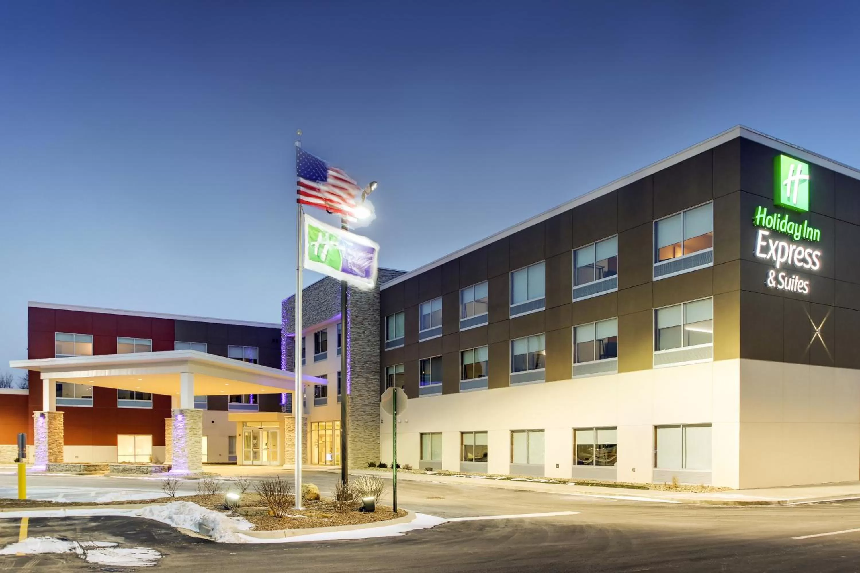 Property building in Holiday Inn Express & Suites Galesburg by IHG