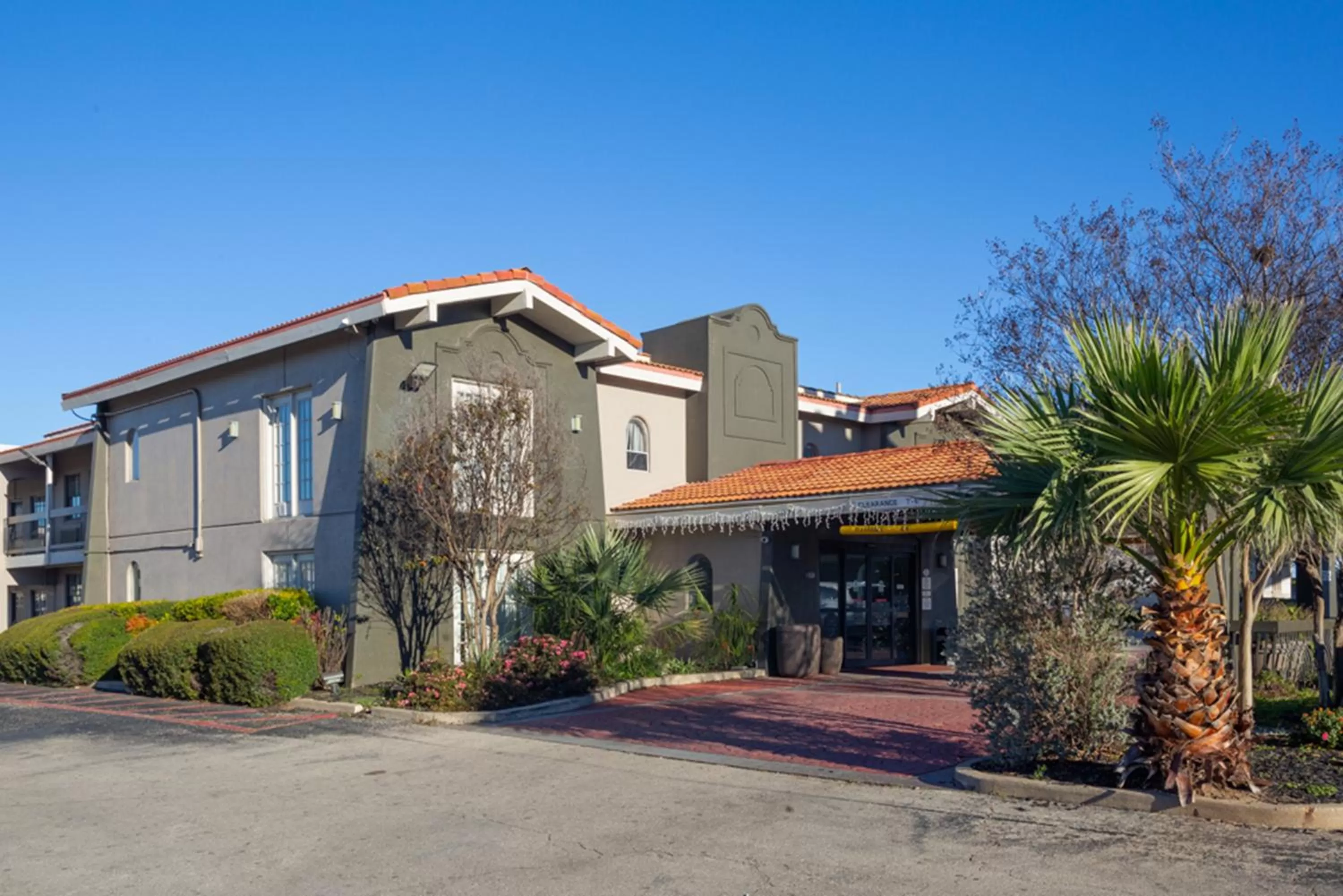 Facade/entrance in Baymont by Wyndham Austin University Area