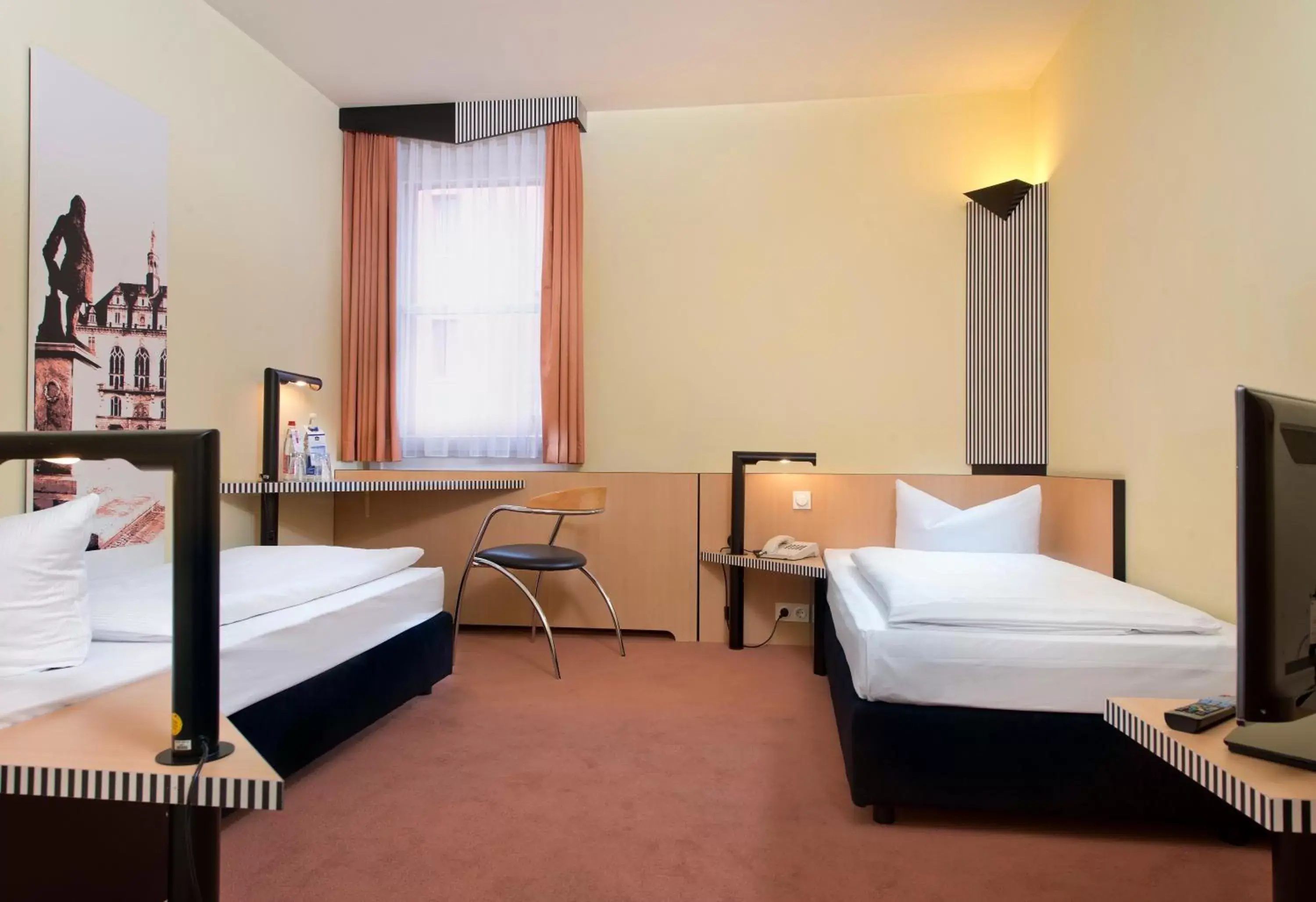 Photo of the whole room, Bed in TRYP by Wyndham Halle