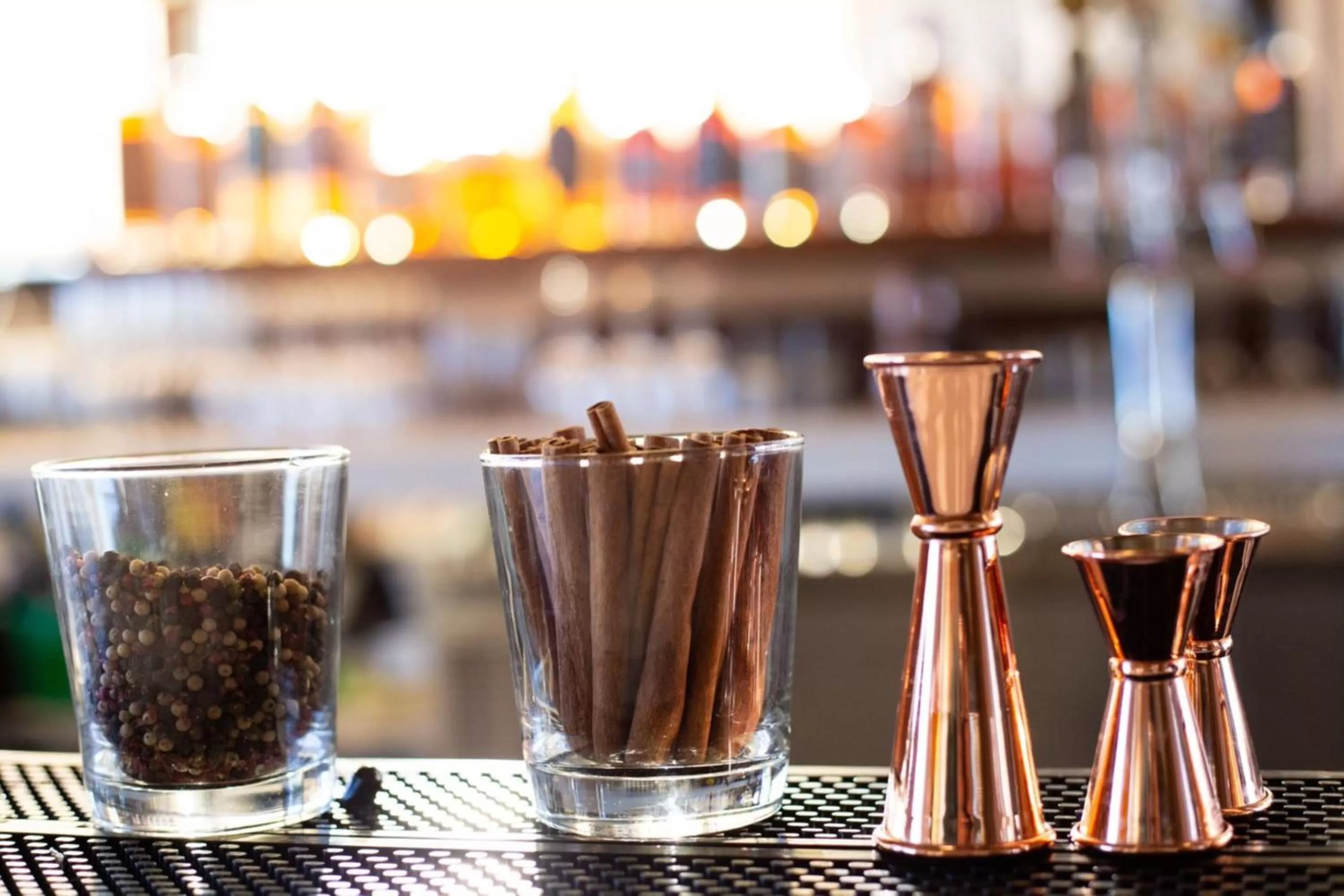 Lounge or bar in Hotel Indigo Tulsa DWTN/Entertainment Area