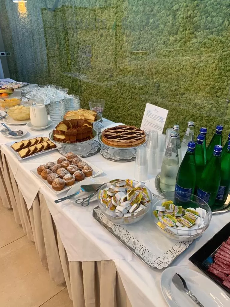 Buffet breakfast in Ele Green Park Hotel Pamphili