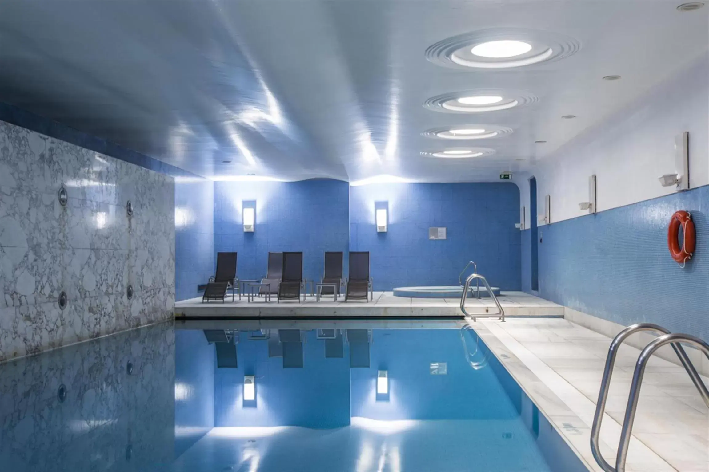 Hot Tub, Swimming Pool in Hotel de Guimaraes