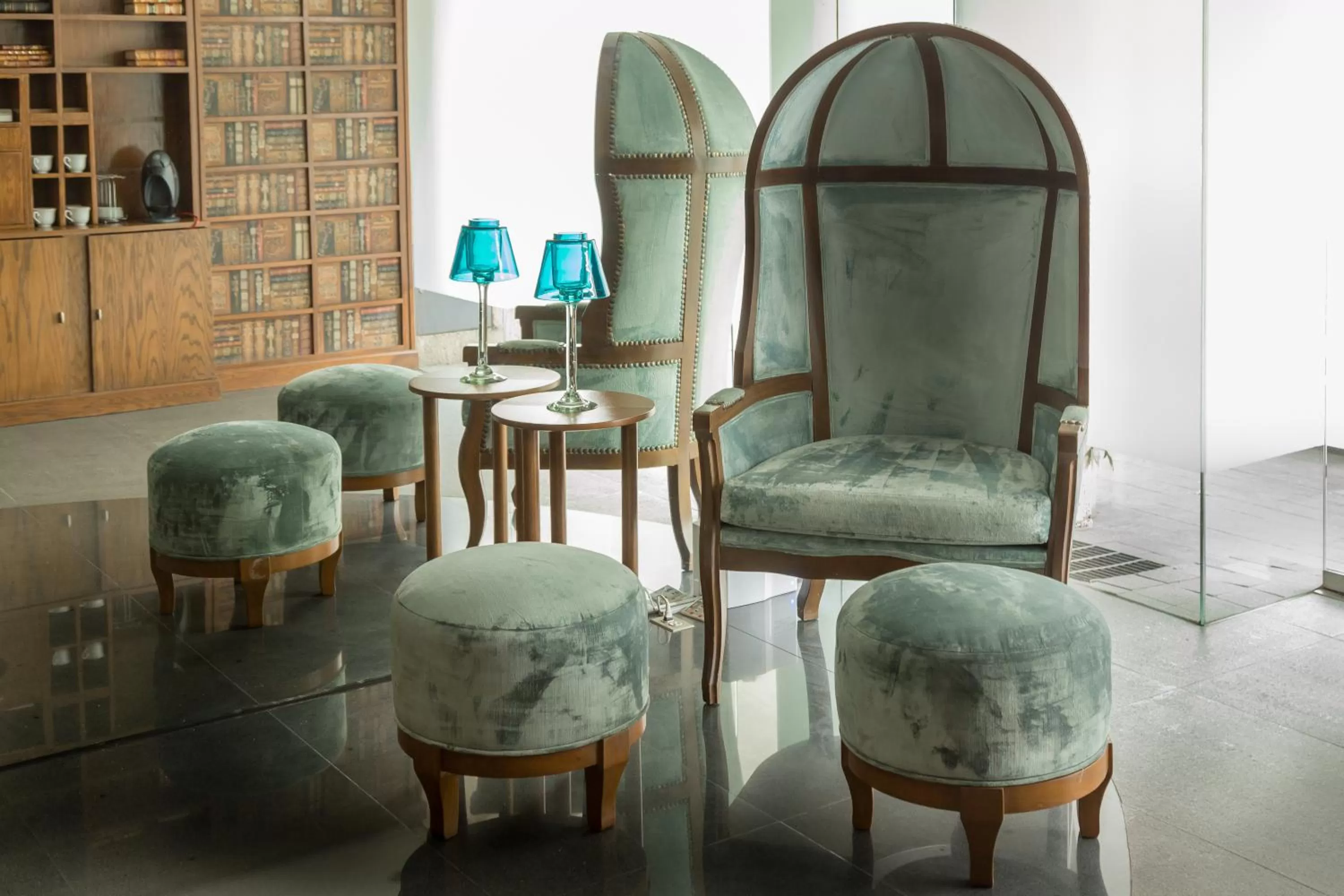 Property building in Suites Contempo