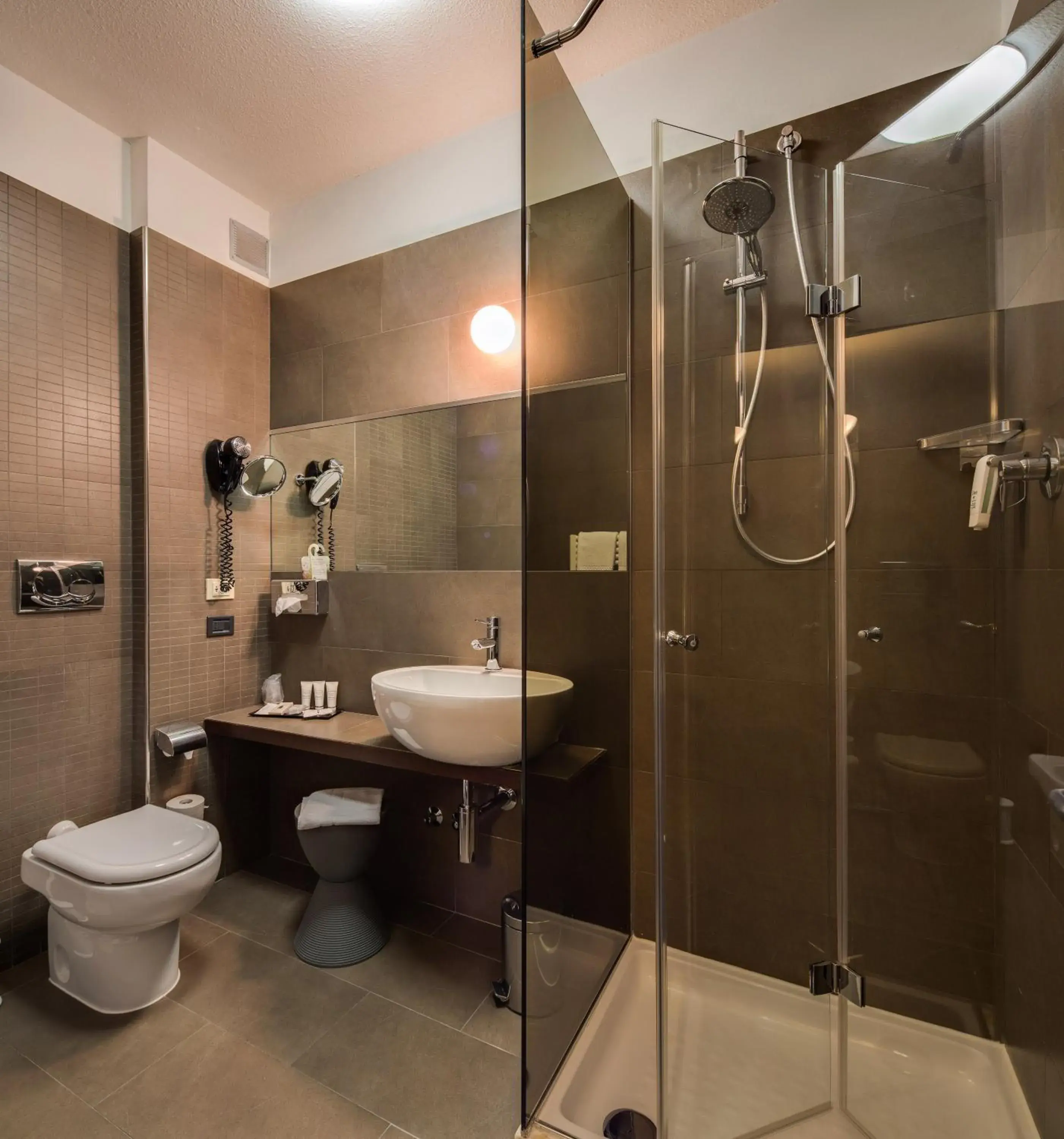 Bathroom in Best Western Plus Hotel Farnese