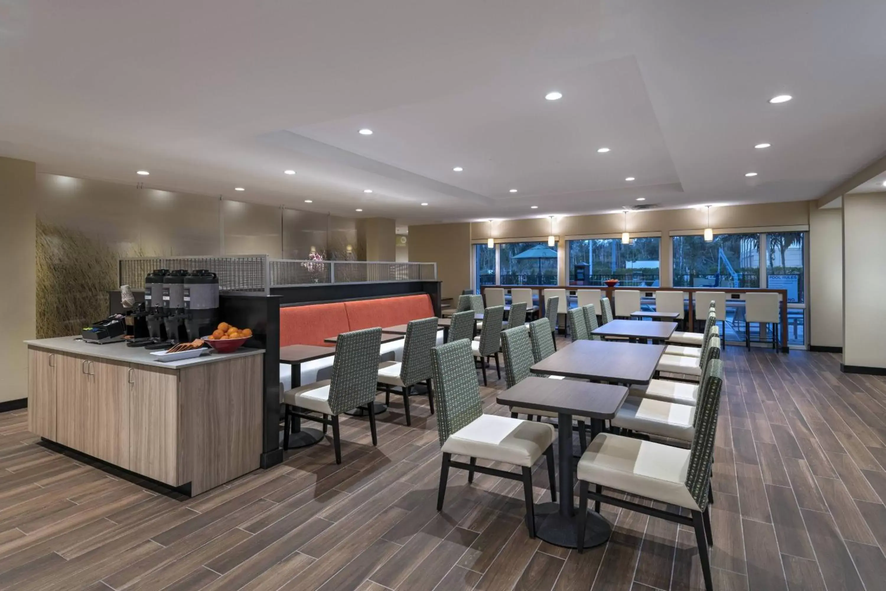 Breakfast, Restaurant/Places to Eat in TownePlace Suites Naples