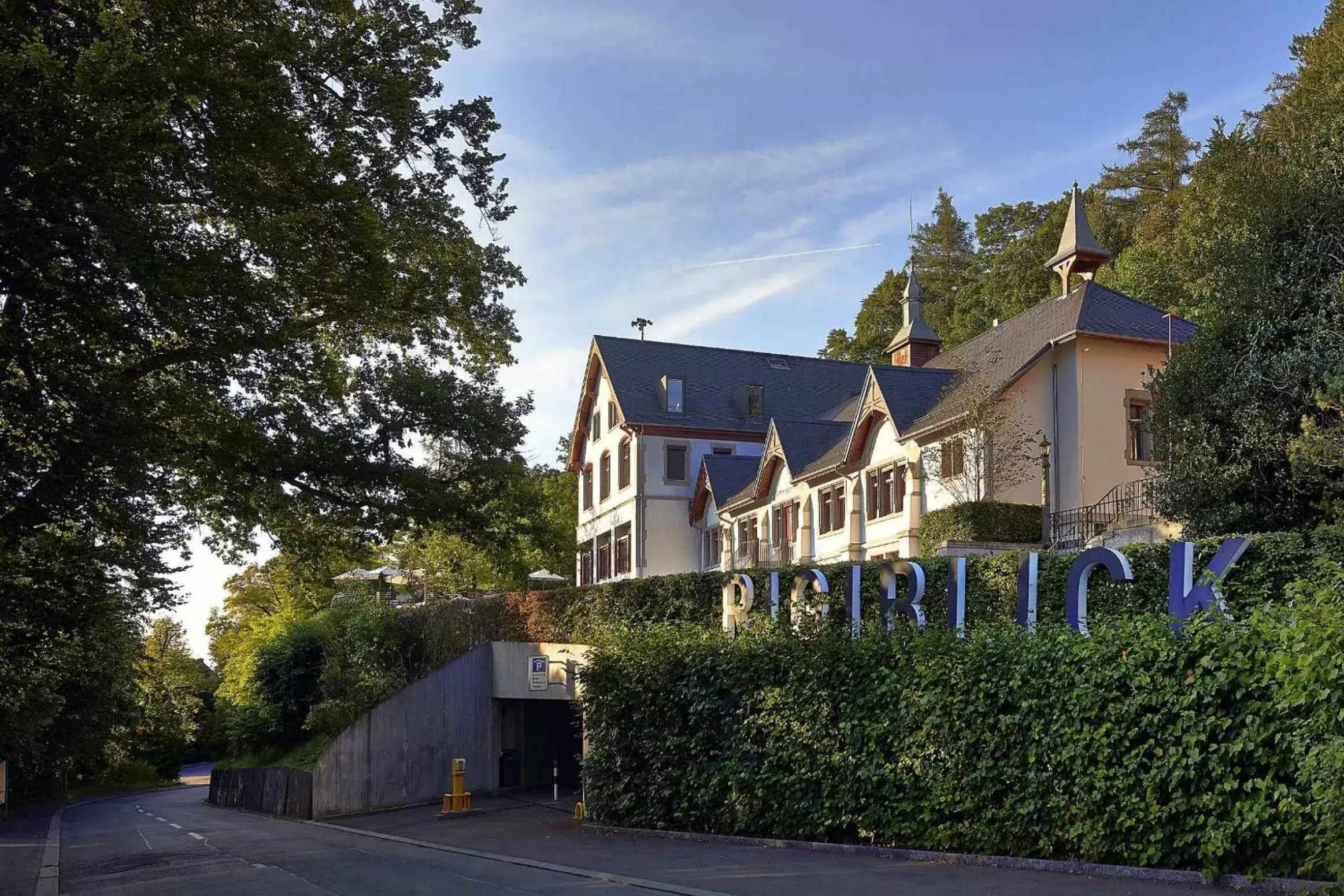 Facade/entrance, Property Building in Sorell Hotel Rigiblick - Studios & Spa Suites