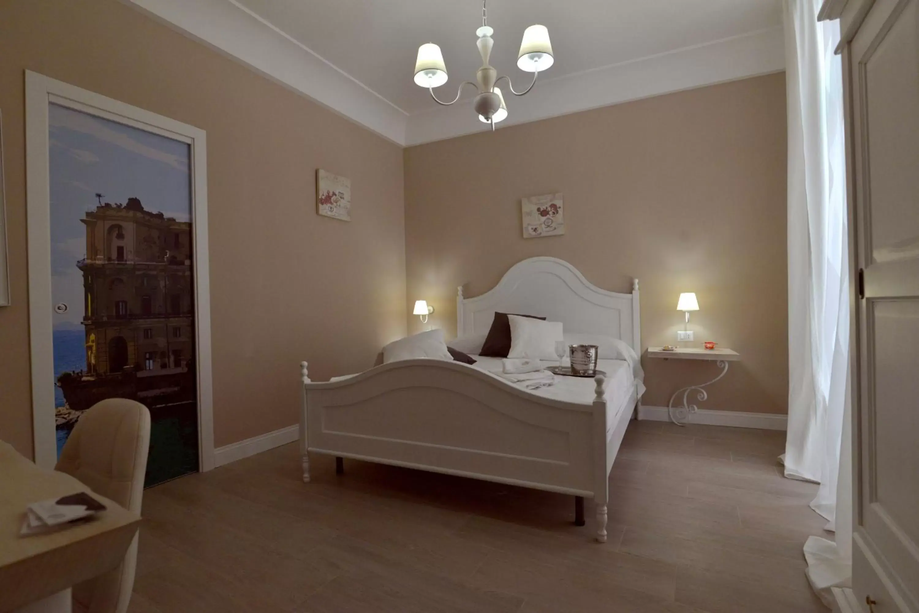 Bedroom, Bed in Chiaia Roof