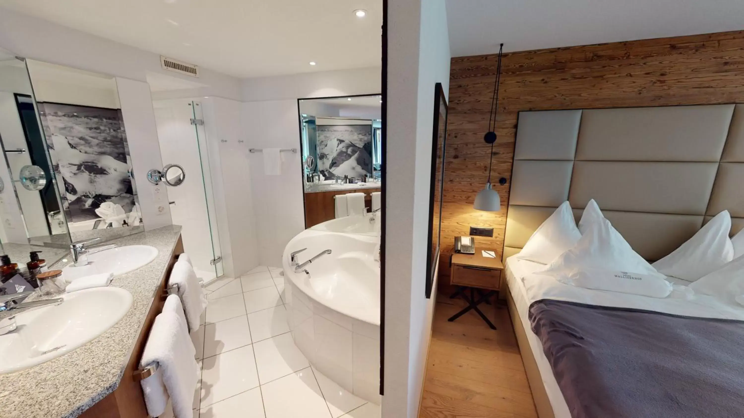 Bed, Bathroom in Walliserhof Grand-Hotel & Spa Relais & Châteaux